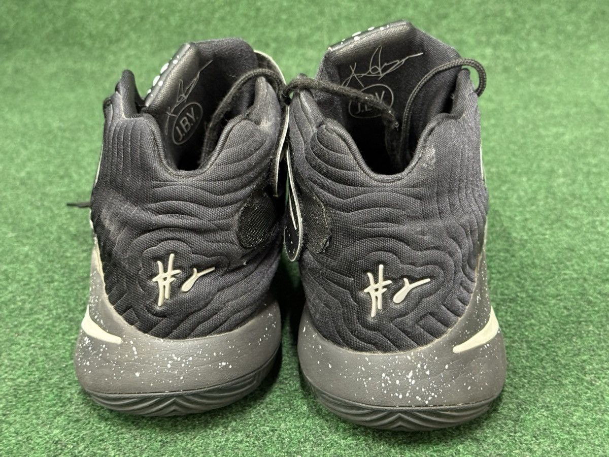 Nike RARE 2016 Nike Kyrie 2 EYBL PE Promo Black White Wolf Grey Size US 14 / EU 47 - 5 Thumbnail