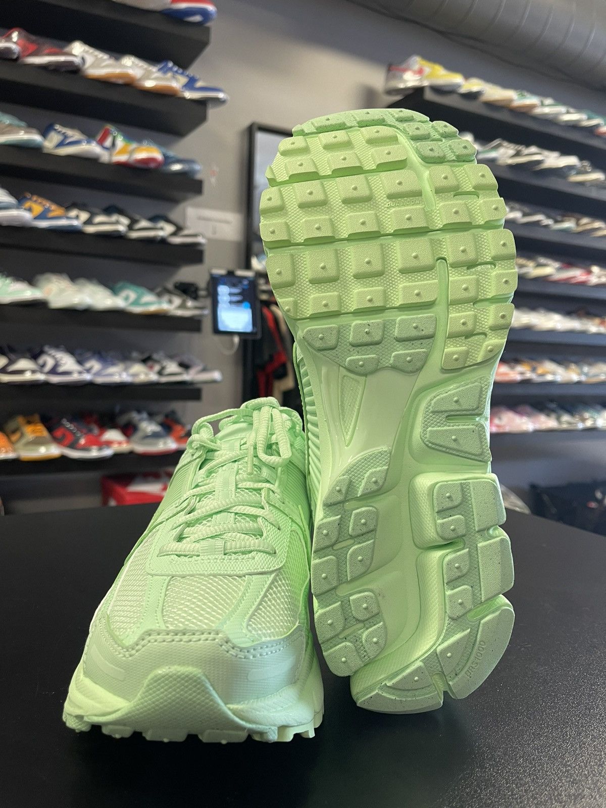 Nike Size 8.5 - Nike Zoom Vomero 5 Lime Green Clean! Size US 8.5 / EU 41-42 - 8 Thumbnail