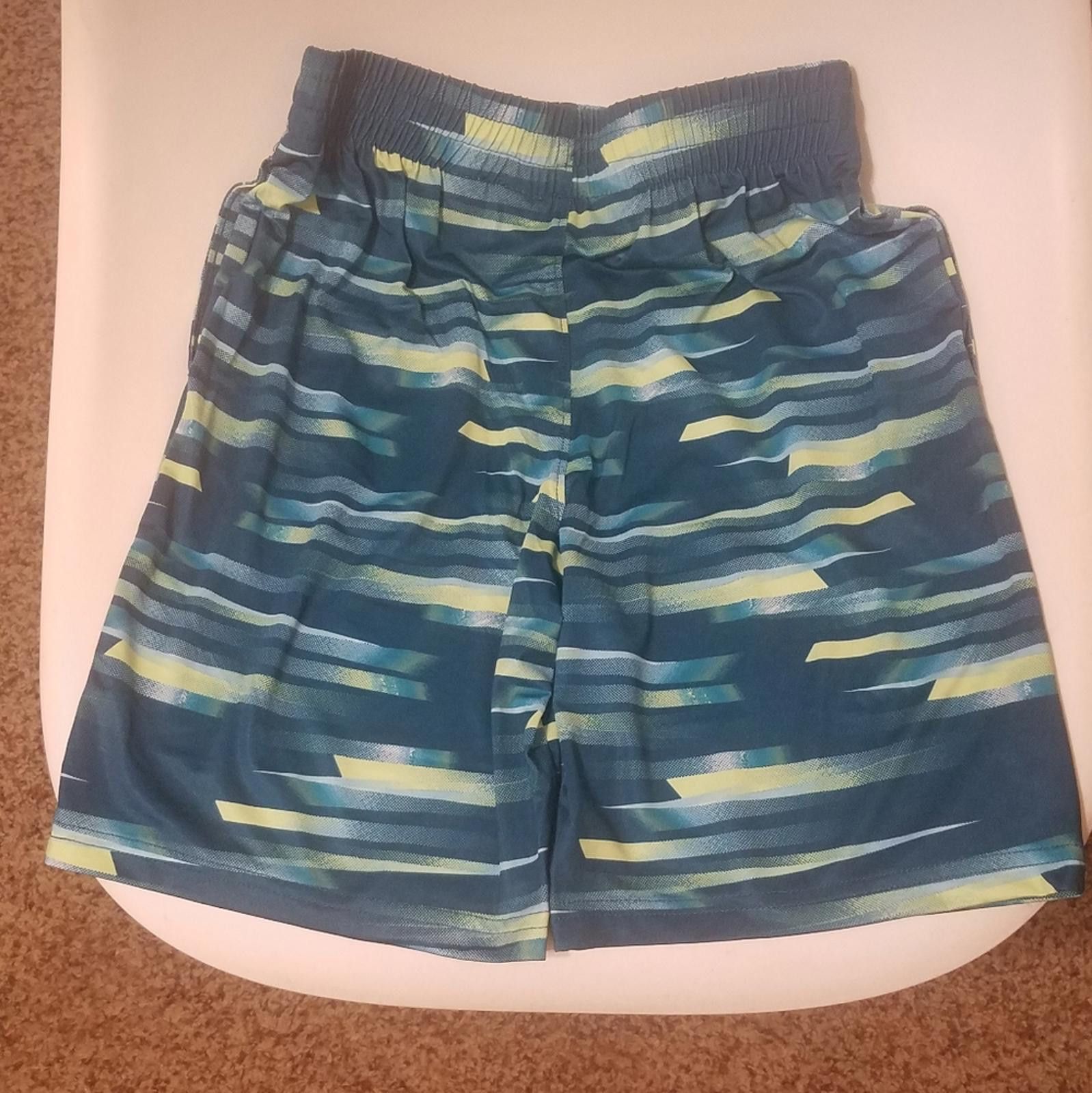 Lands' End NWOT Lands End Boys Sport Shorts Size Medium 8 Size US 26 / EU 42 - 2 Thumbnail