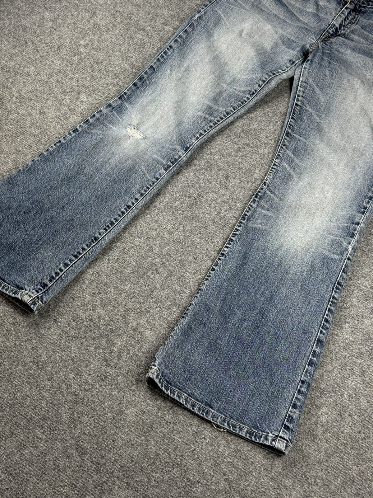 Levi's Vintage Clothing × Vintage Vintage Levis Flared Jeans denim pants y2k Size 30" / US 8 / IT 44 - 6 Thumbnail