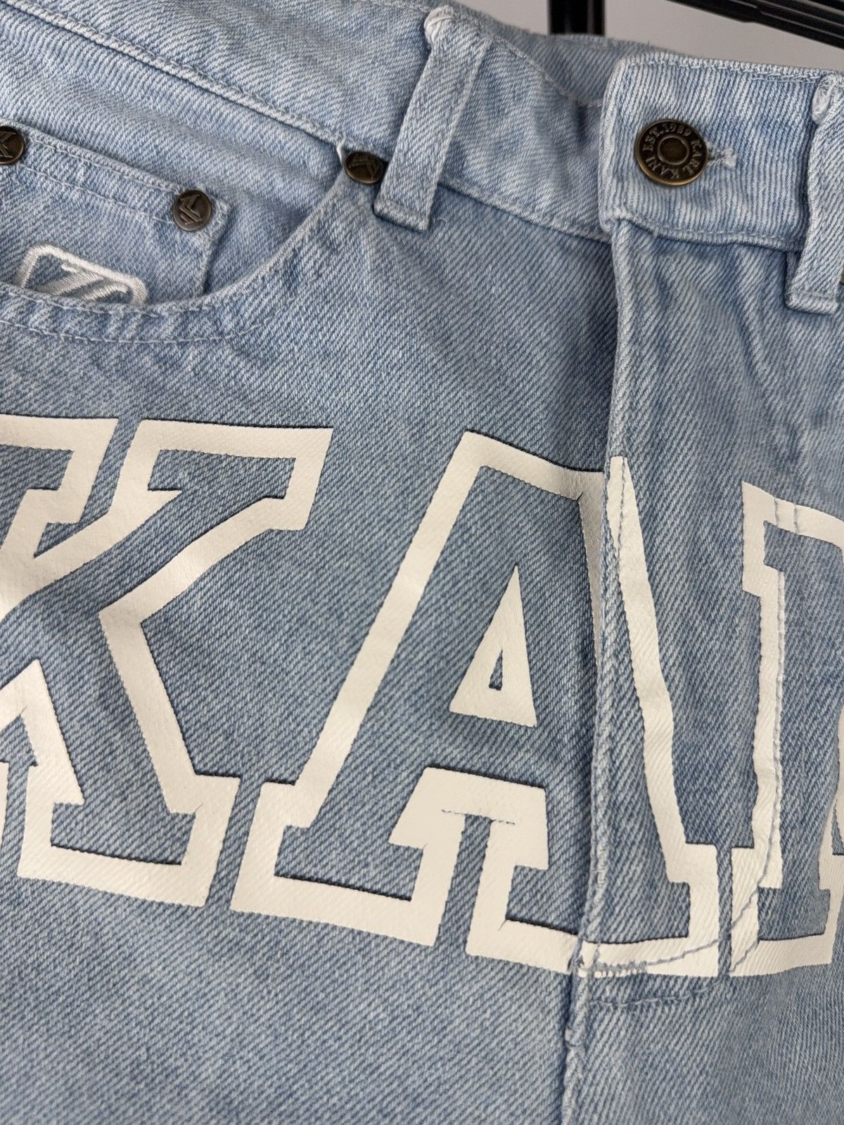 Karl Kani Luxury Karl Kani Y2K SK8 Big Logo Denim Shorts Womens XS Size 28" / US 6 / IT 42 - 7 Thumbnail