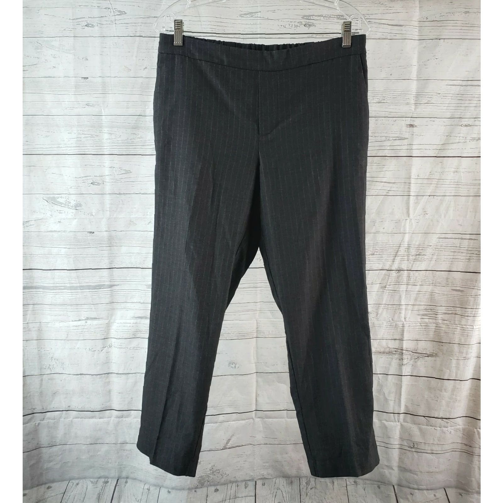 Old Navy Old Navy Womens Cropped Pants Sz 10 Gray Pinstripe Mid Rise Size 32" / US 10 / IT 46 - 2 Thumbnail