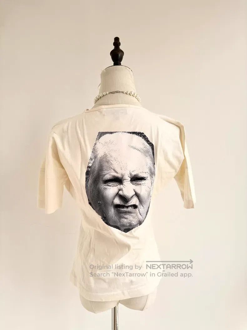Vivienne Westwood Vivienne Westwood Old Lady Portrait Graffiti Short Sleeve Size S / US 4 / IT 40 - 2 Thumbnail
