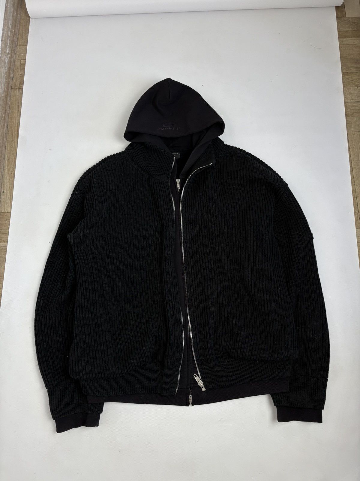 Balenciaga Balenciaga unity sweater Size US L / EU 52-54 / 3 - 1 Thumbnail