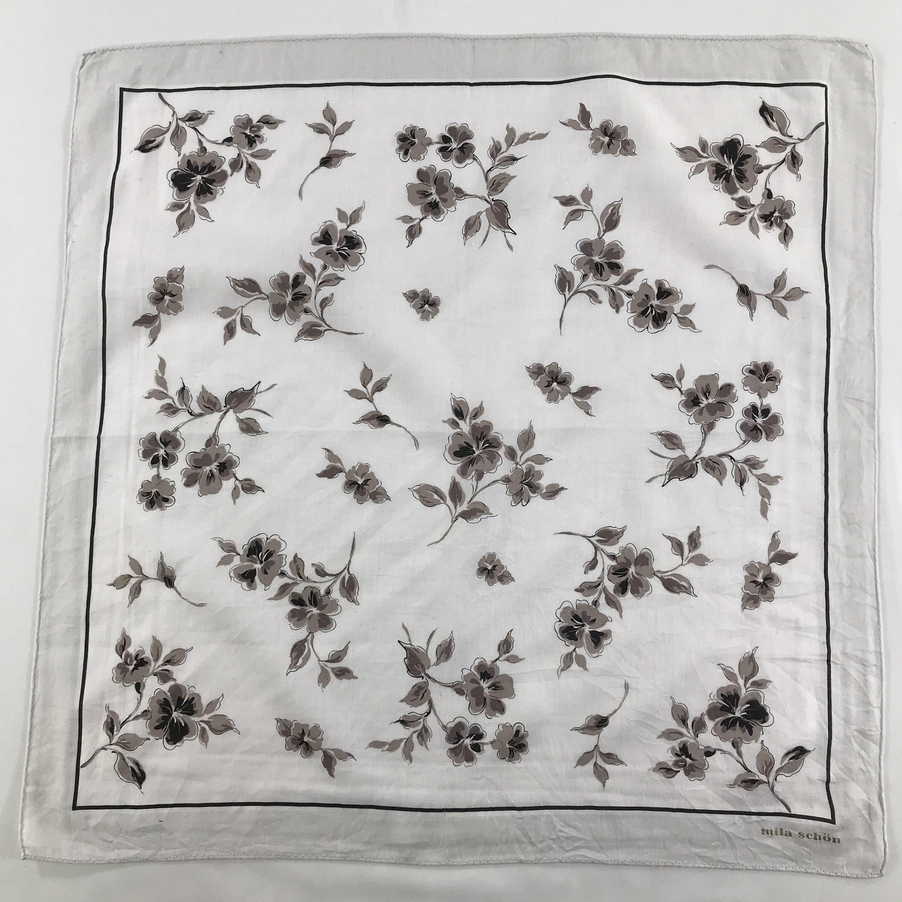 Mila Schon × Vintage Mila Schon Bandana / Handkerchief / Neckerchief - S1211 Size ONE SIZE - 1 Thumbnail