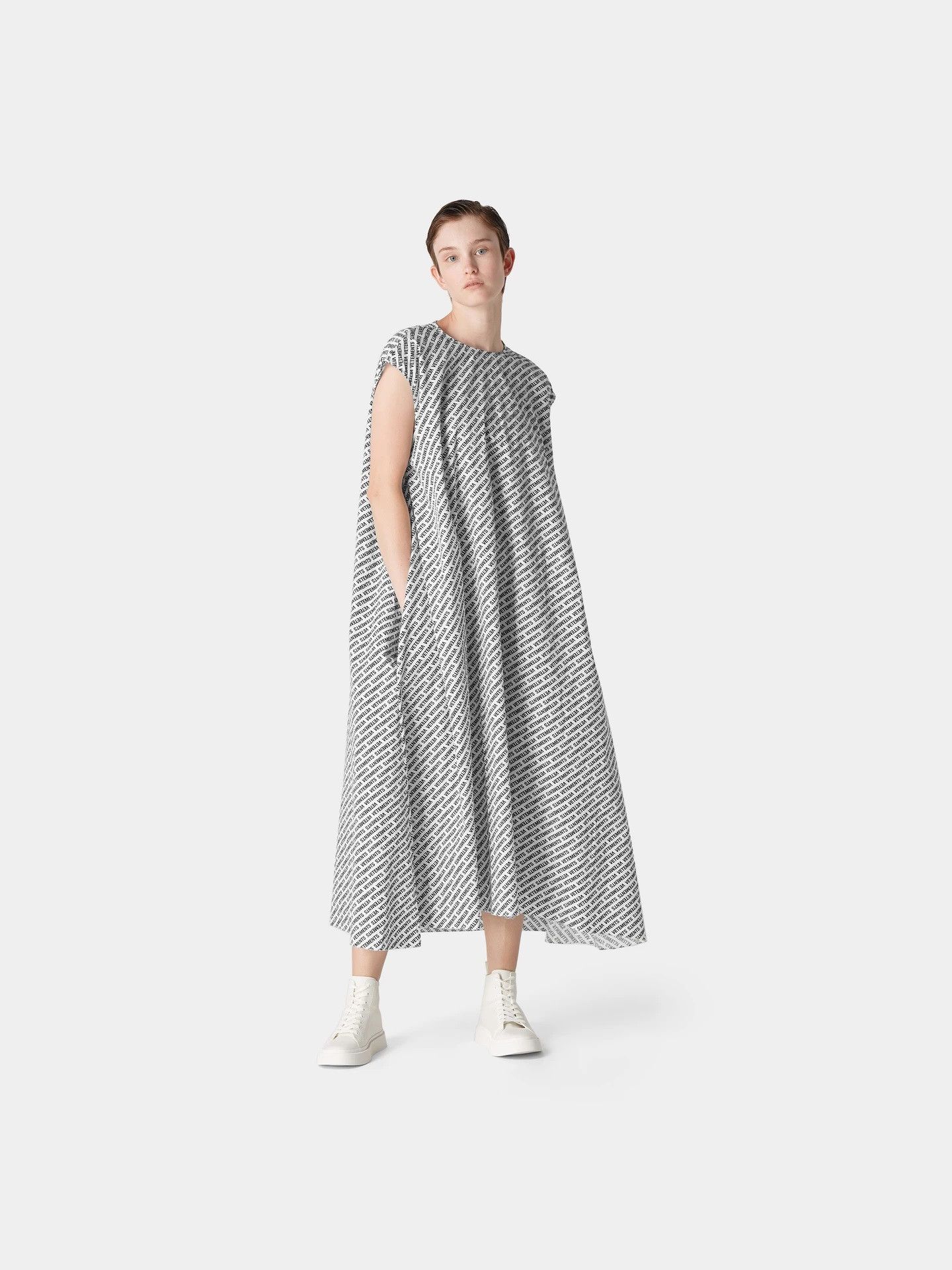 Vetements White All Over Monogram Logo Maxi Dress Size M / US 6-8 / IT 42-44 - 4 Thumbnail