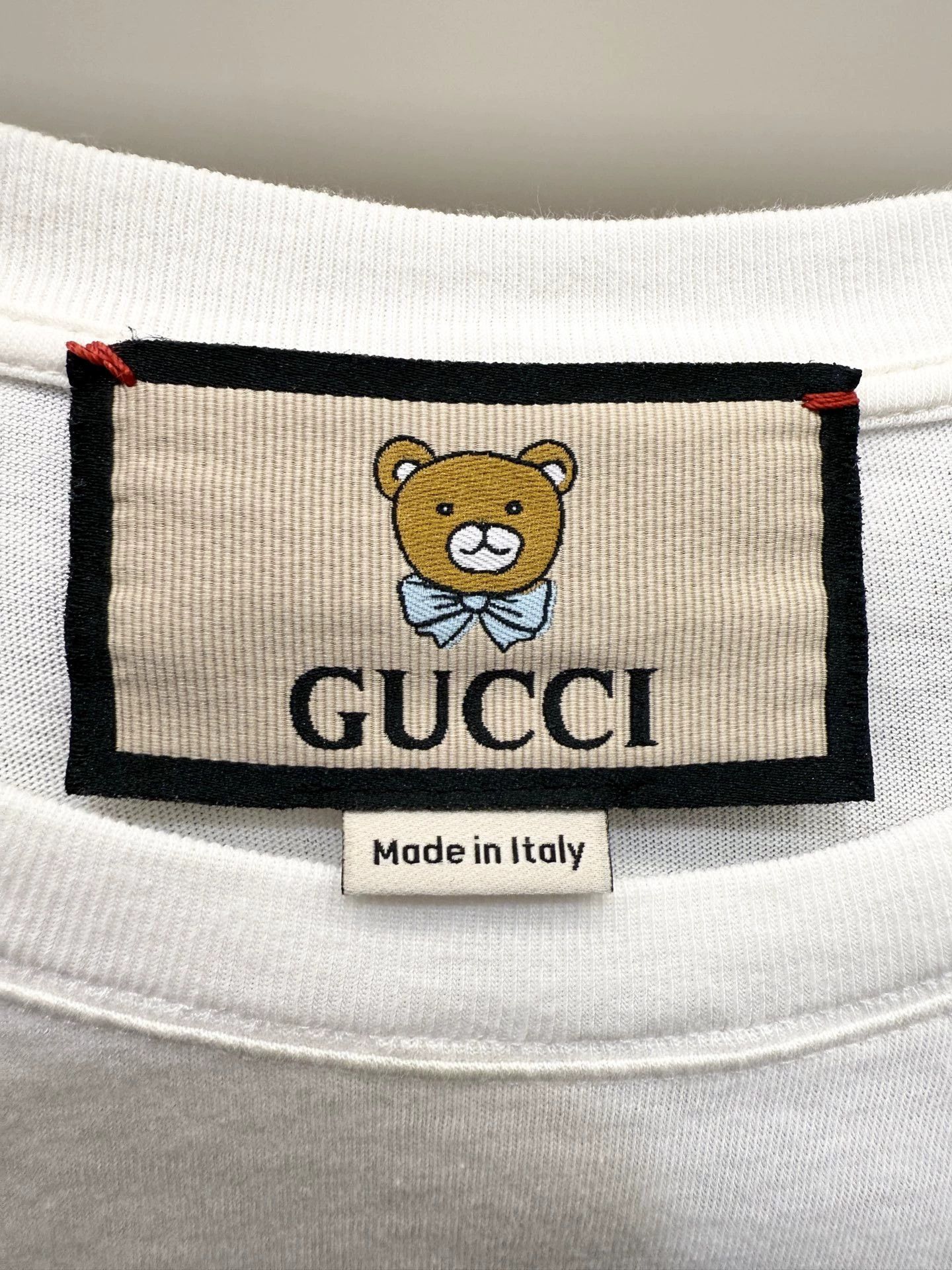 Gucci Gucci White Bear T-shirt Size S Back Stain Pre-owned Size S / US 4 / IT 40 - 3 Thumbnail
