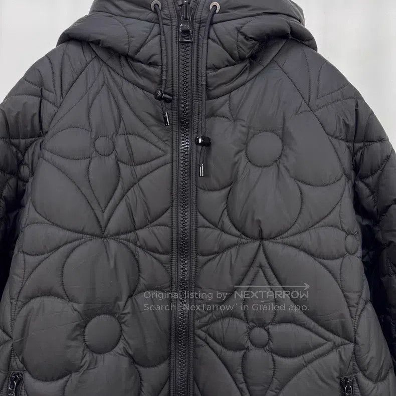 Louis Vuitton Louis Vuitton Embossed three-flower double-faced cotton-pa Size US L / EU 52-54 / 3 - 3 Thumbnail