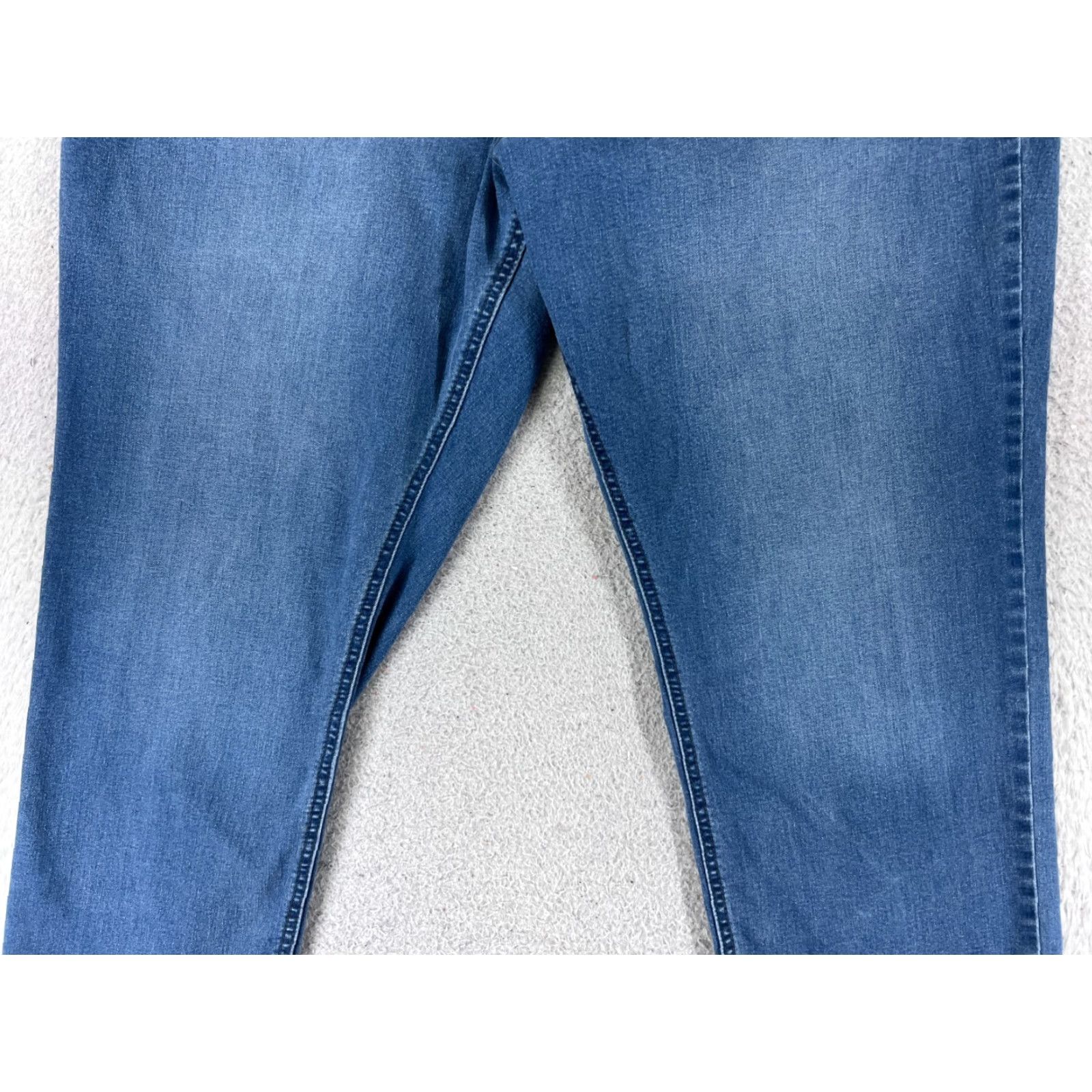 Buffalo David Bitton Buffalo David Bitton Jeans Adult 44 Blue Denim Axel Cotton Blend 44x30 Size US 44 / EU 60 - 3 Thumbnail