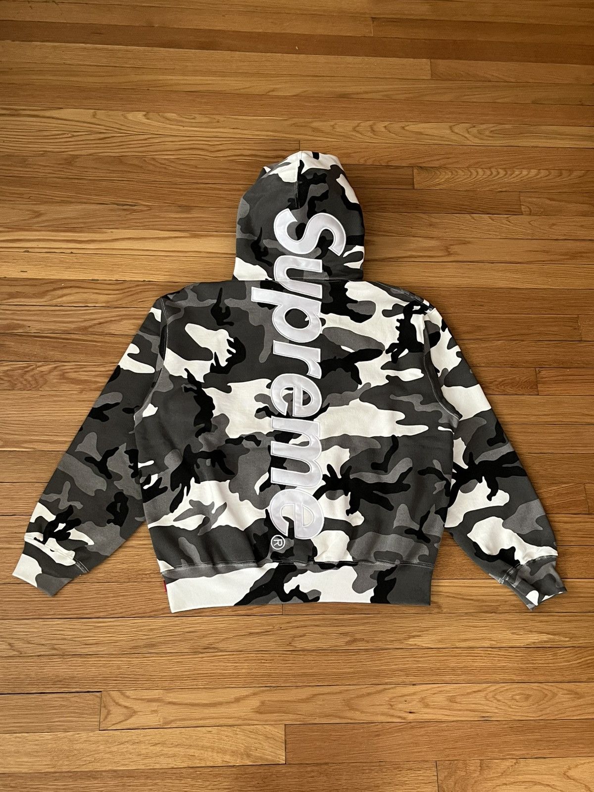 Supreme SS26 Supreme Snow Camo Applique Hoodie Size US S / EU 44-46 / 1 - 1 Thumbnail
