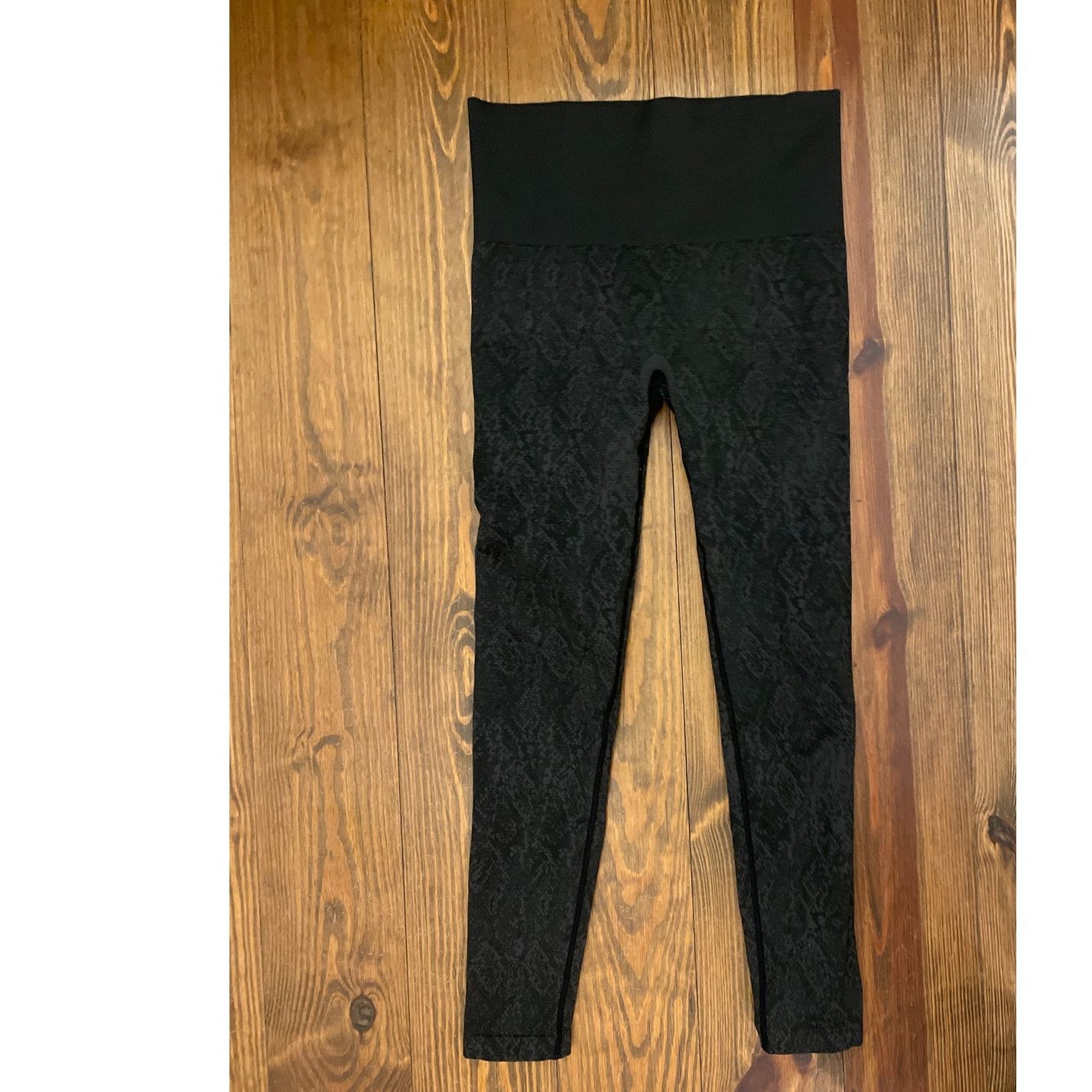 The Unbranded Brand Soma Slimming Black Jaquard Leggings, sz L Regular Size 32" / US 10 / IT 46 - 3 Thumbnail
