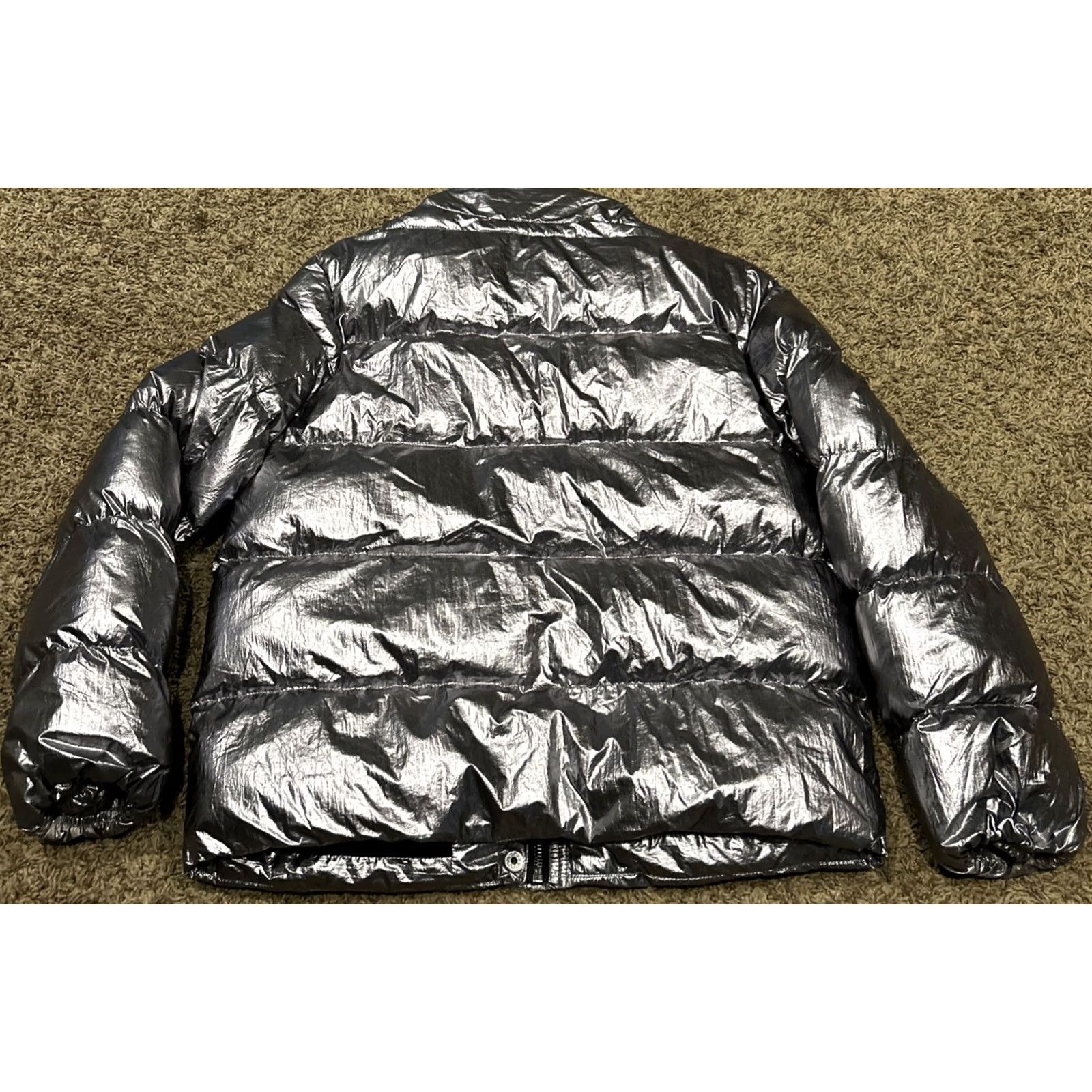Vintage WHO WHAT WEAR Silver Puffer Jacket Women’s S Nylon Full Zip Short Casual Winter Size S / US 4 / IT 40 - 3 Thumbnail