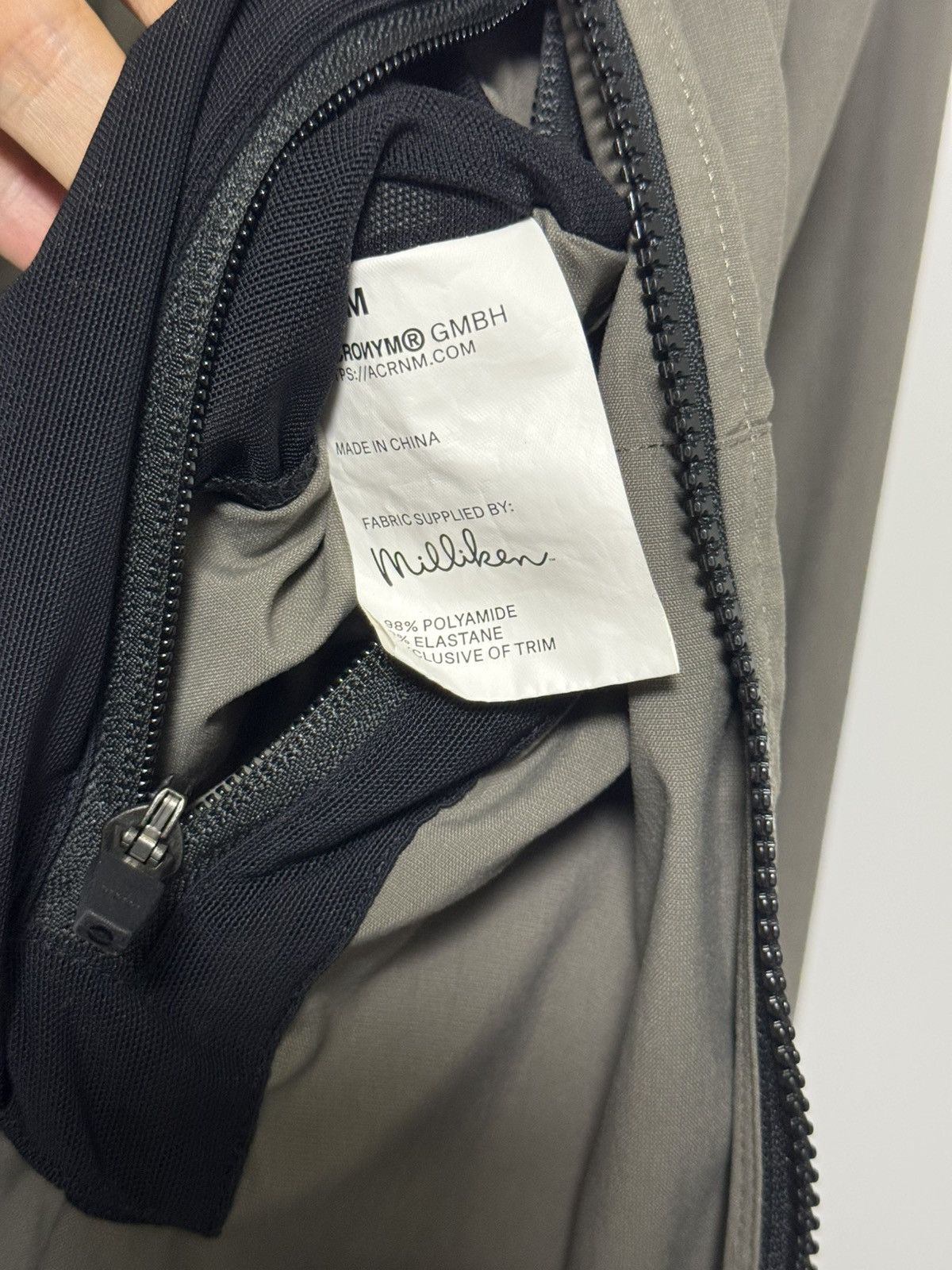 Acronym Acronym j97-m Size US S / EU 44-46 / 1 - 3 Thumbnail