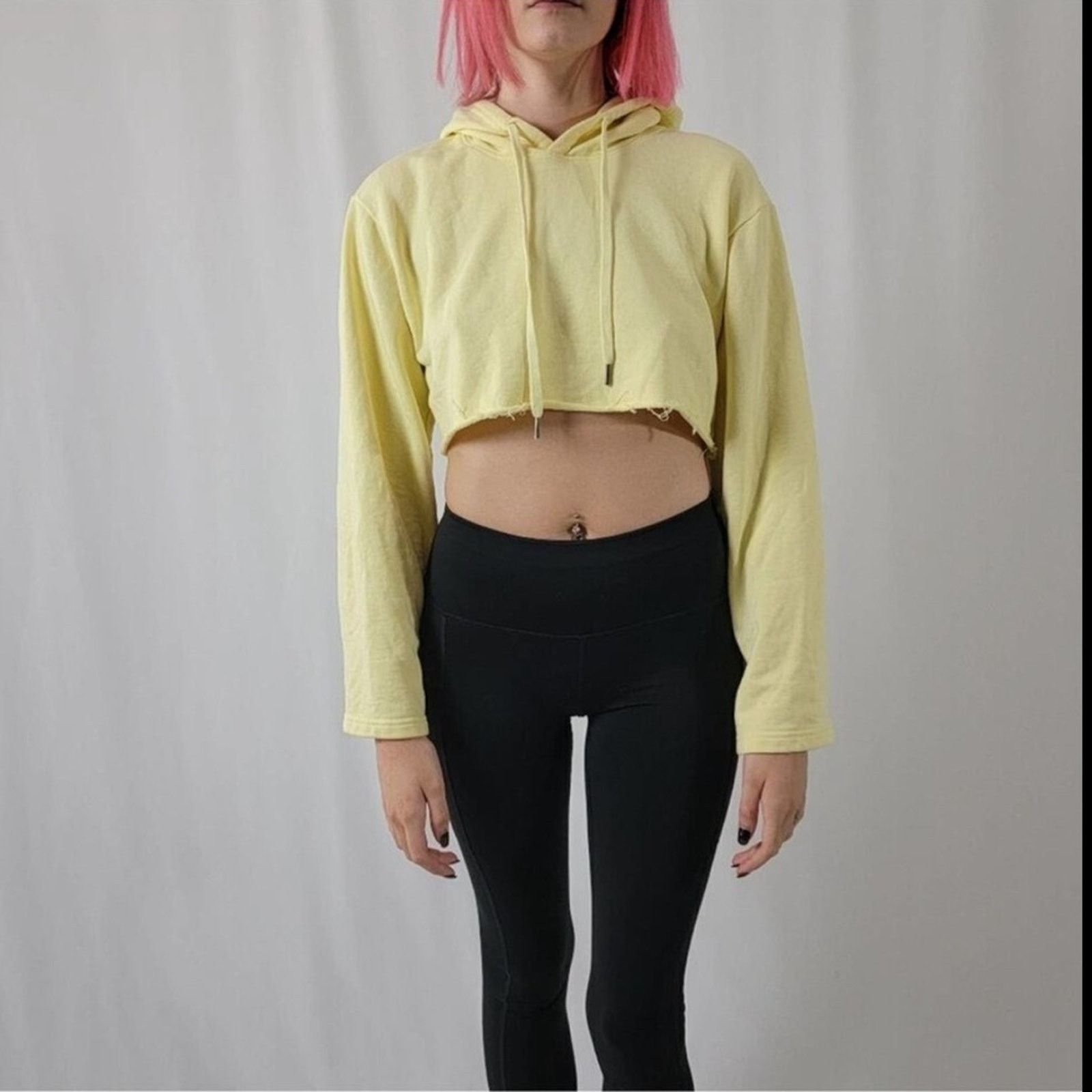 Forever 21 Forever 21 Cropped Bell Sleeve Sweatshirt Size M / US 6-8 / IT 42-44 - 7 Thumbnail