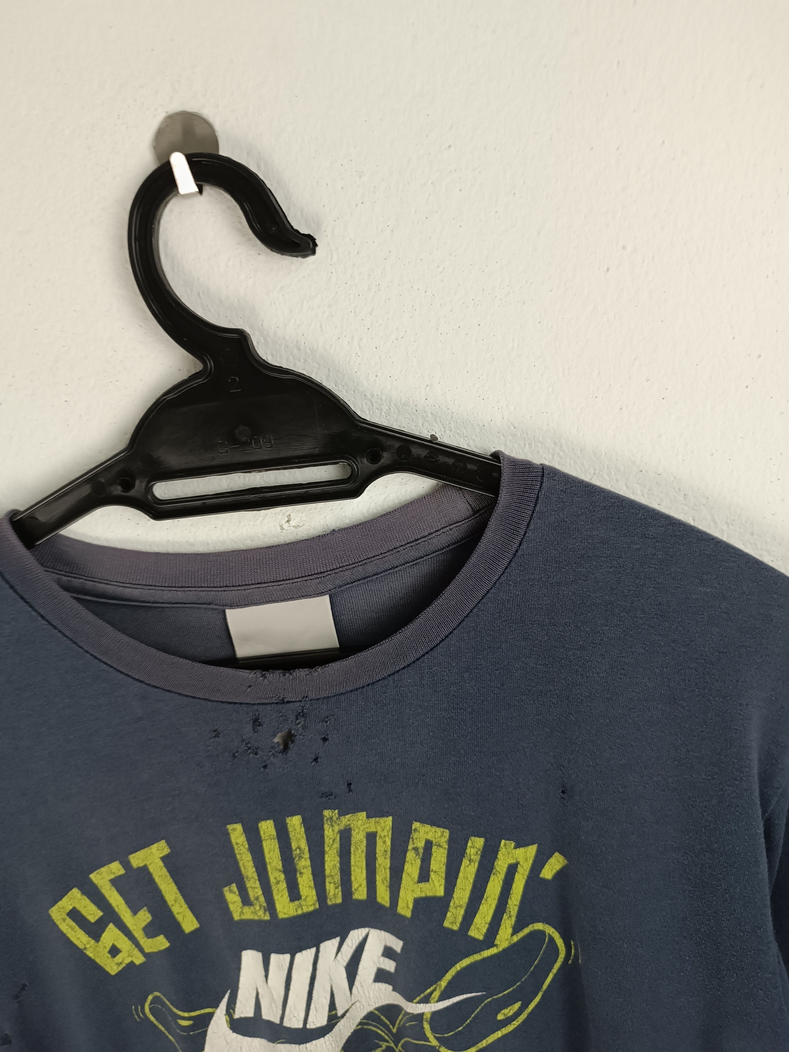 Nike THRASHED FADED VINTAGE Y2K NIKE GET JUMPIN VERY RARE TEE Size US M / EU 48-50 / 2 - 11 Thumbnail