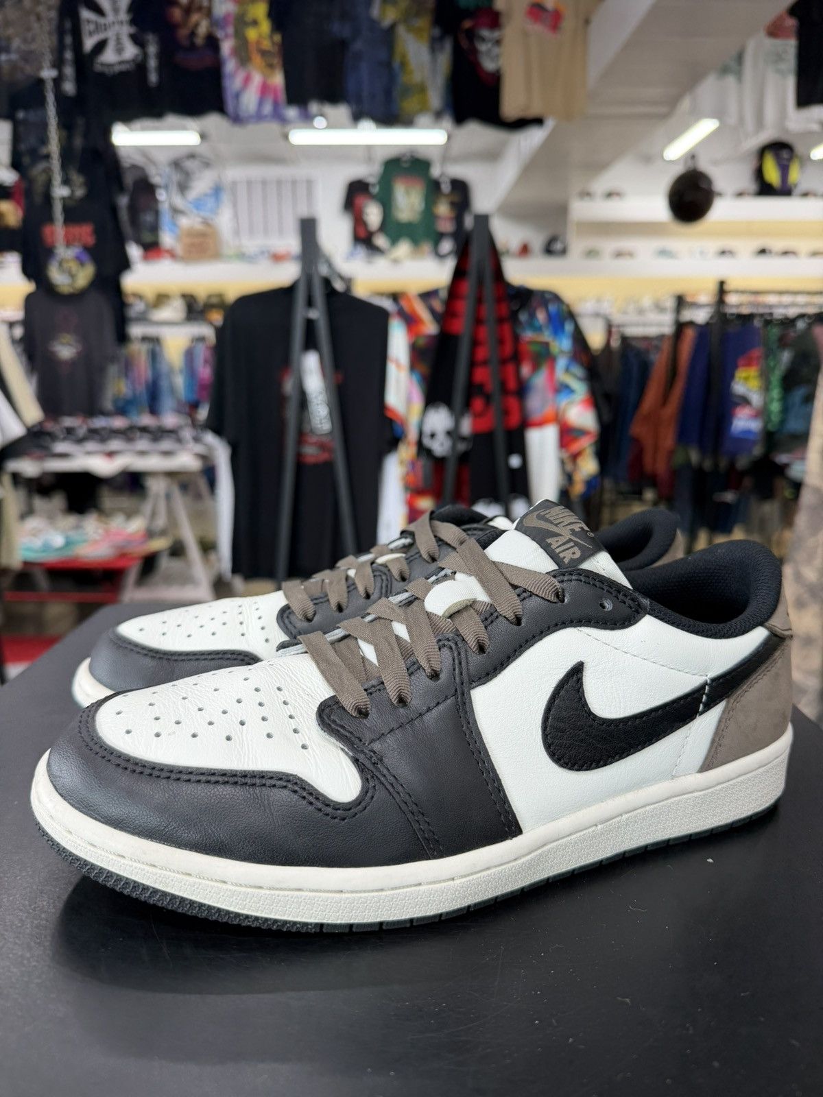 Jordan Brand Jordan 1 Low Mocha Size 8.5 (2024) Size US 8.5 / EU 41-42 - 1 Thumbnail