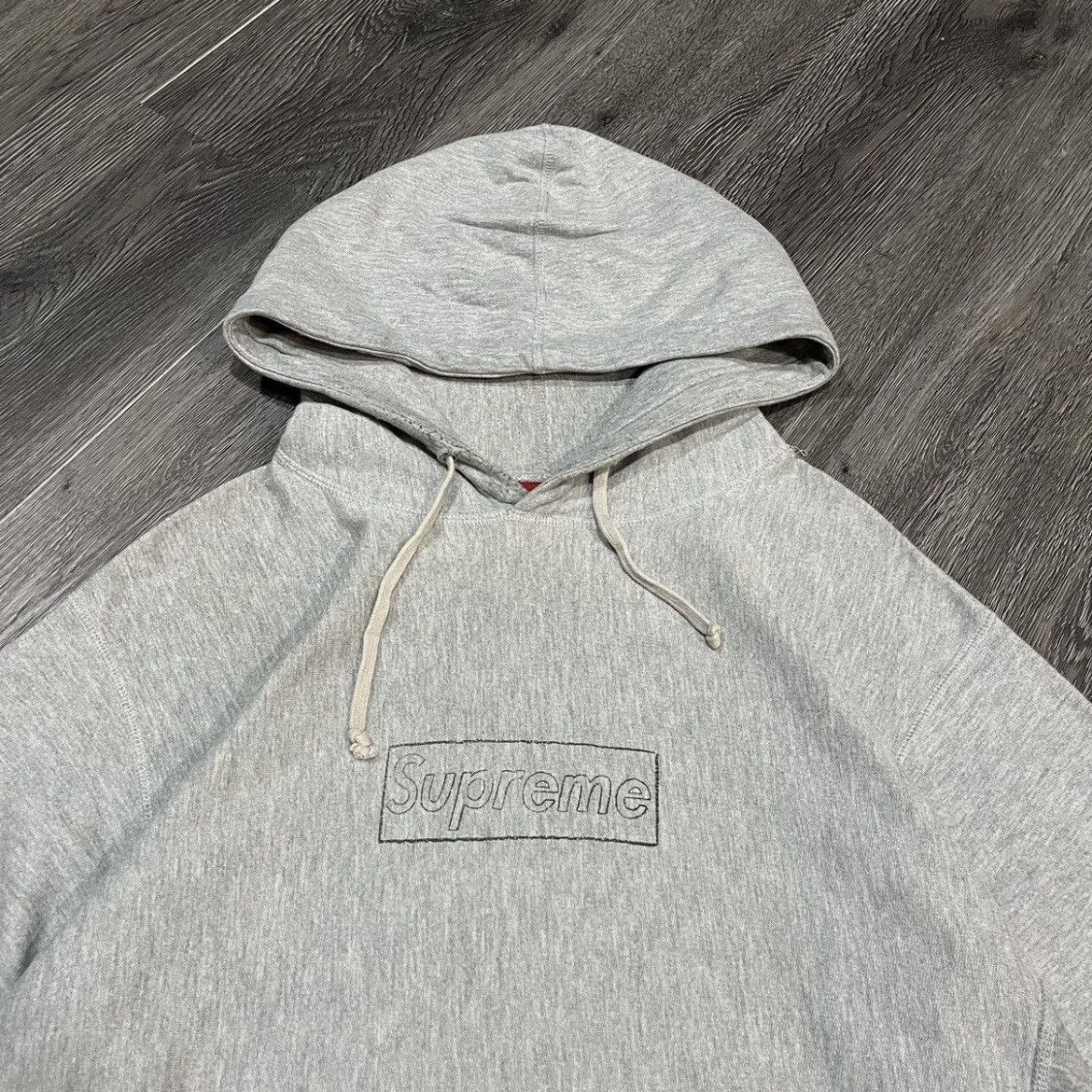 Kaws × Supreme SS11 SUPREME KAWS Chalk Box Logo Hoodie Grey Size US XL / EU 56 / 4 - 2 Thumbnail