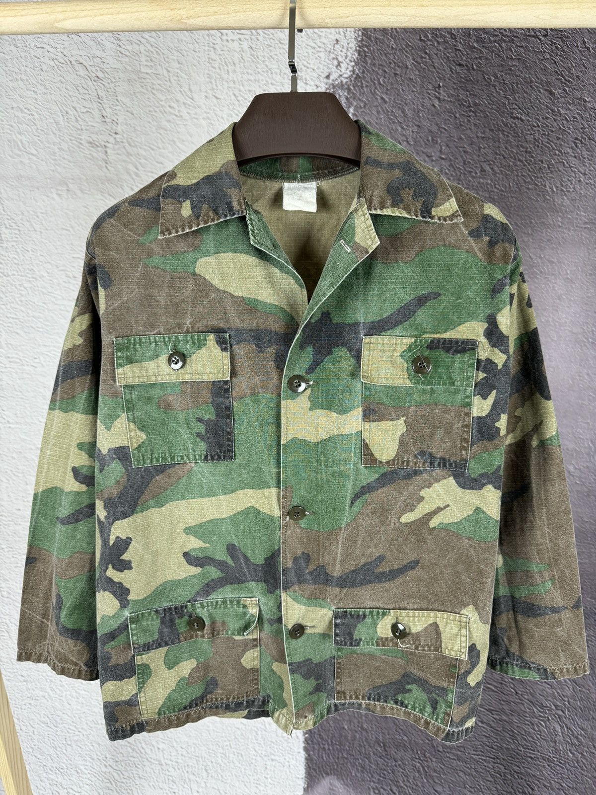 Vintage Military vintage 80s woodland us army camouflage shirt Size US S / EU 44-46 / 1 - 2 Thumbnail