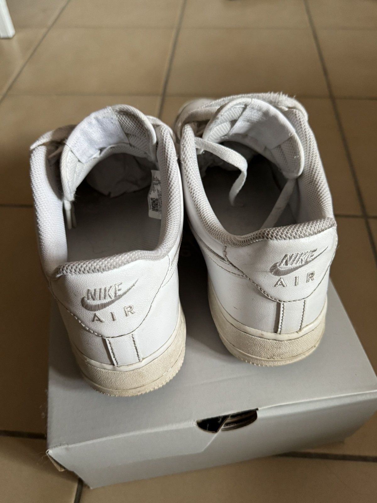 Nike Nike Air Force 1 ‘07 Size US 10 / EU 43 - 3 Thumbnail