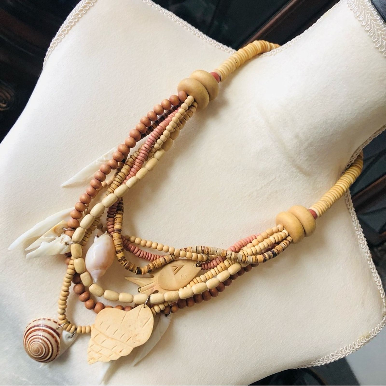 Vintage Vintage handmade boho wood and shell necklace Size ONE SIZE - 1 Thumbnail