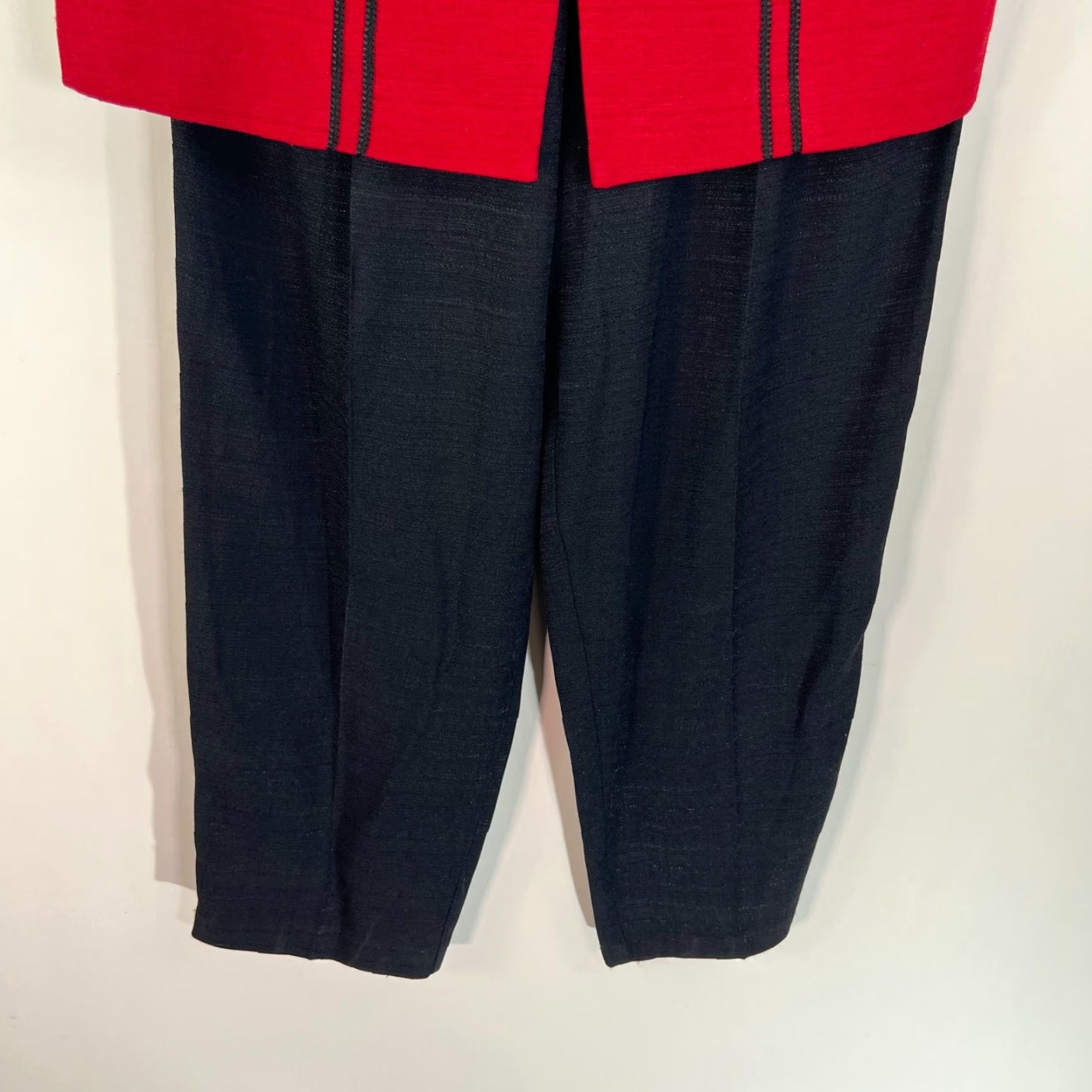 Vintage VINTAGE Petite Perceptions Pants Suit Set Women 10P Red Black Rayon Acetate 2-Piece Jacket Pants 3-Button 38/28 Inseam 28" US Made Womens Size 10P Size 32" / US 10 / IT 46 - 3 Thumbnail