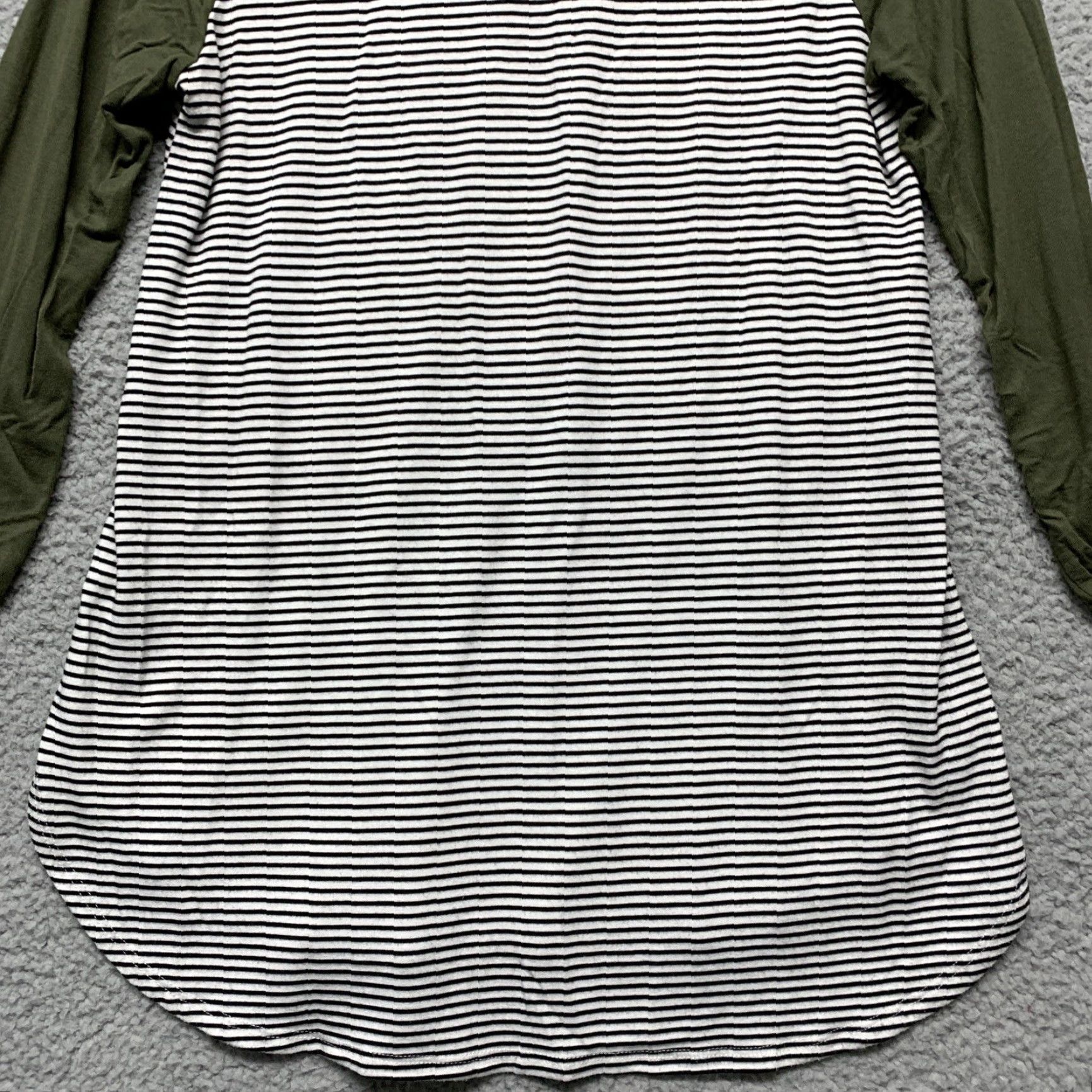 Vintage Pink Clover 3/4 Sleeve Pullover Women’s Solid Green w/White & Black Stripes XS T-Shirt Ladies Small/Medium Size XS / US 0-2 / IT 36-38 - 6 Thumbnail