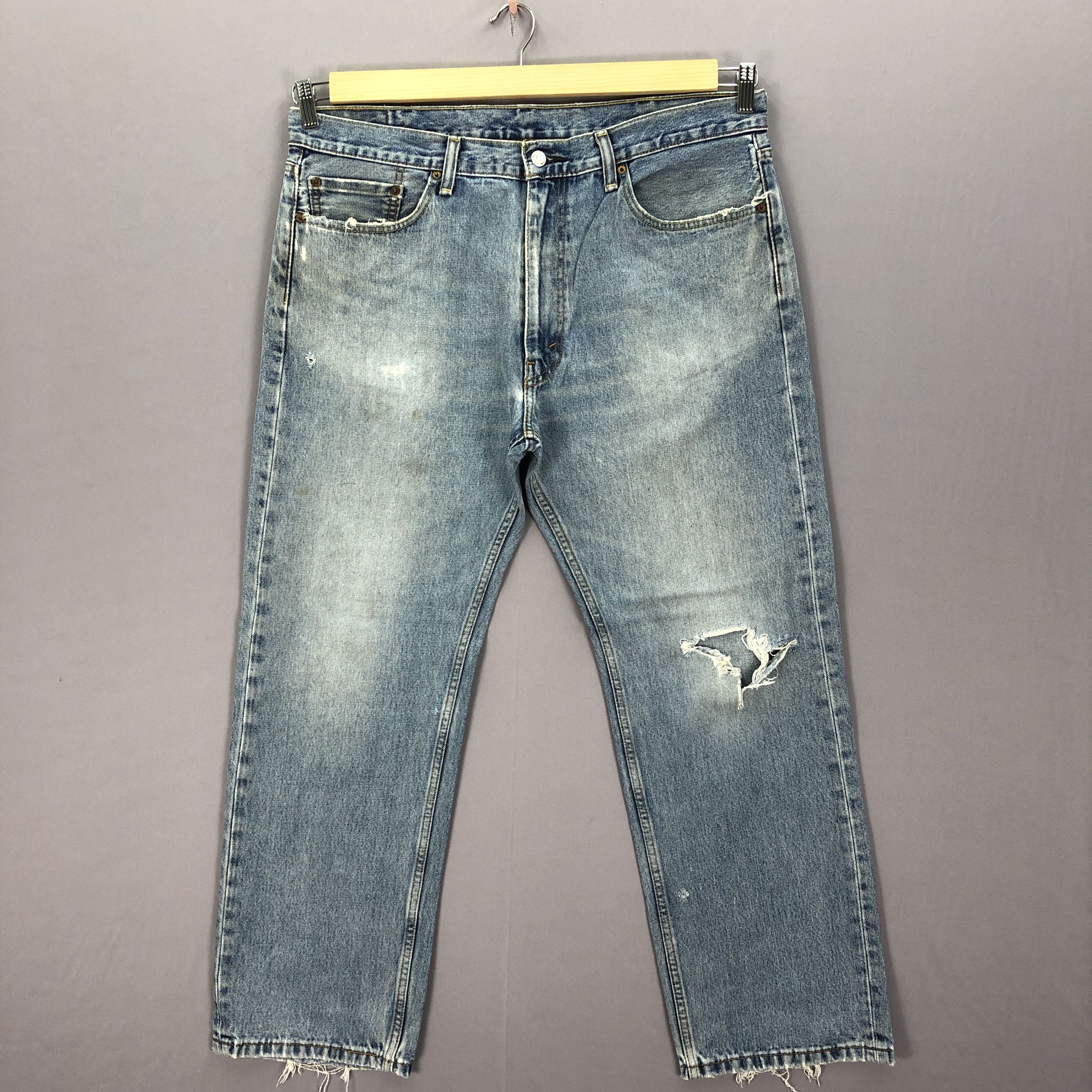 Levi's Vintage Levis 505 Distressed Light Wash Jeans Levi's Denim Size US 36 / EU 52 - 1 Thumbnail