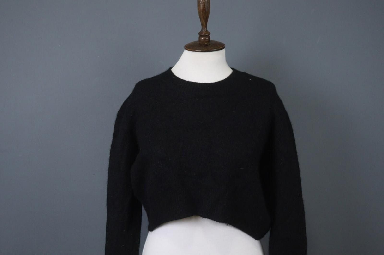 Allsaints AllSaints Black Wool Crew Neck Cropped Sweater Size L Size L / US 10 / IT 46 - 2 Thumbnail