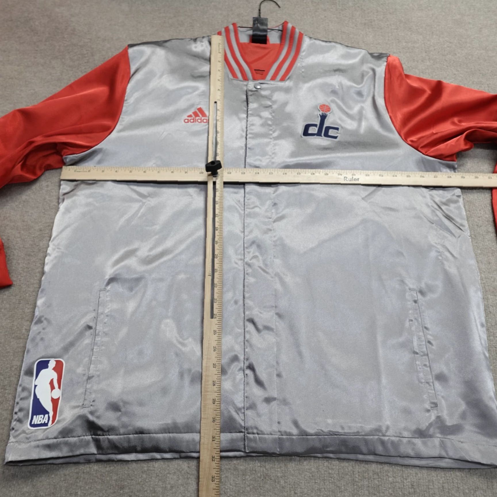 Adidas Adidas Jacket 2XL Silver Gray Washington Wizards Satin Double-Sided Snapfront Jacket Mens Size US XXL / EU 58 / 5 - 2 Thumbnail