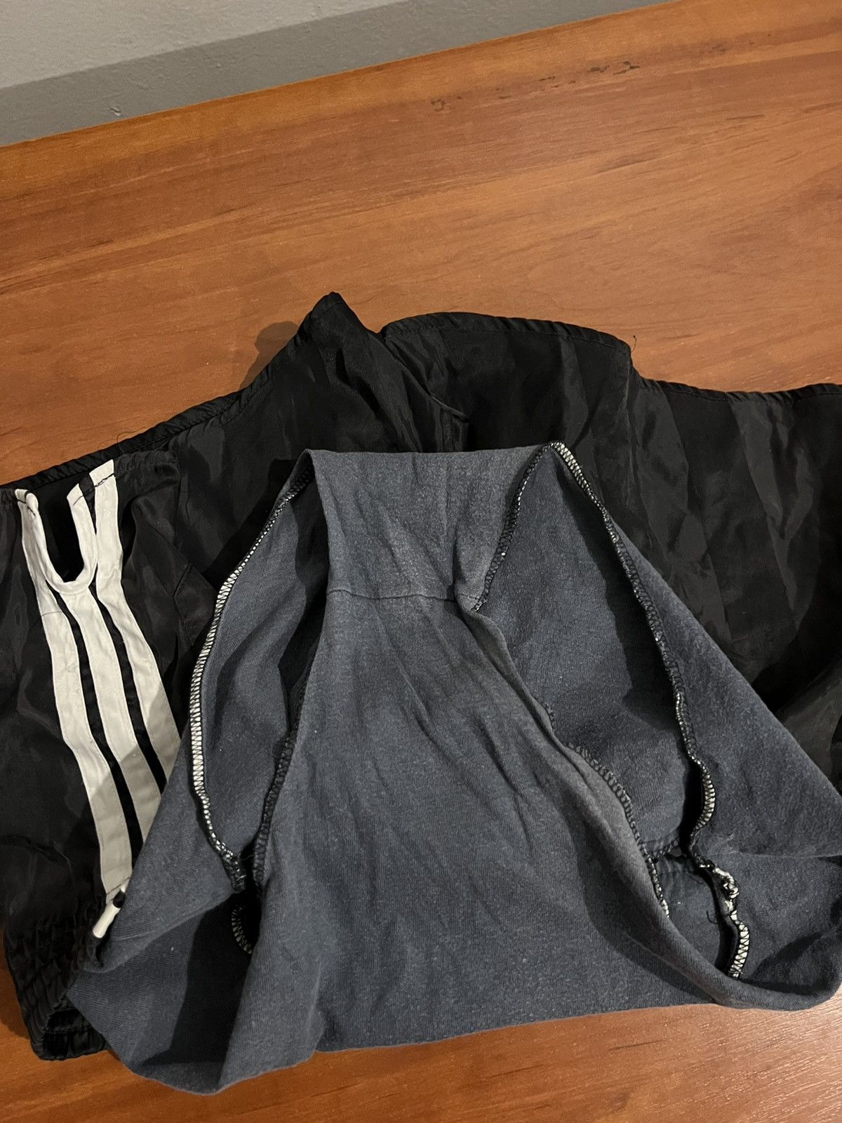 Adidas ADIDAS NYLON SPRINTER ICONIC SHORTS GLANZ RACER RETRO SIZE M Size US 36 / EU 52 - 14 Thumbnail