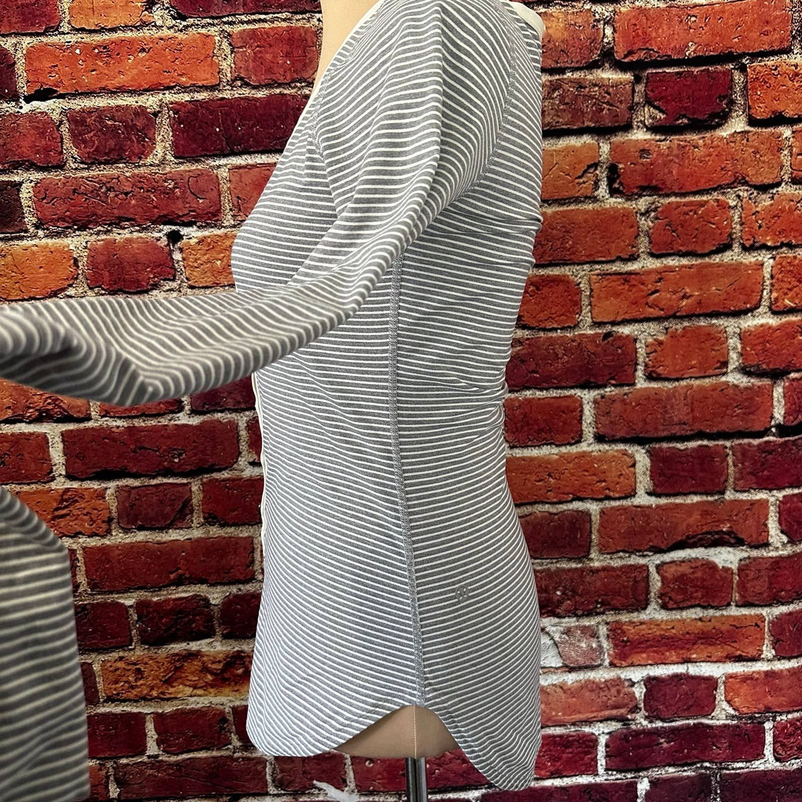 Lululemon Lululemon Awesoma Henley Long Sleeve Shirt Size S / US 4 / IT 40 - 3 Thumbnail