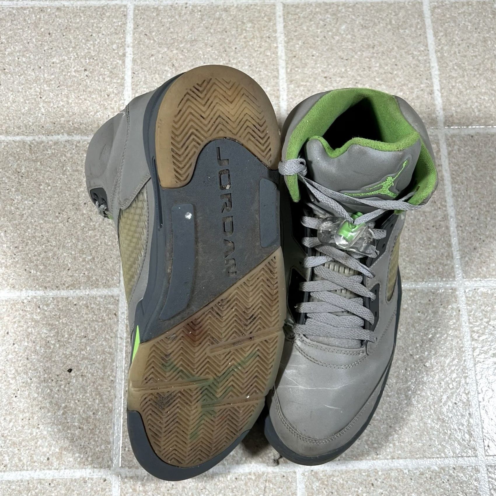 Jordan Brand Nike Air Jordan 5 V Retro DM9014-003 Men’s Size 12 Sneaker Gray Retro Jordan 5 V 3M DM9014-003 Mens Shoes Size US 12 / EU 45 - 5 Thumbnail