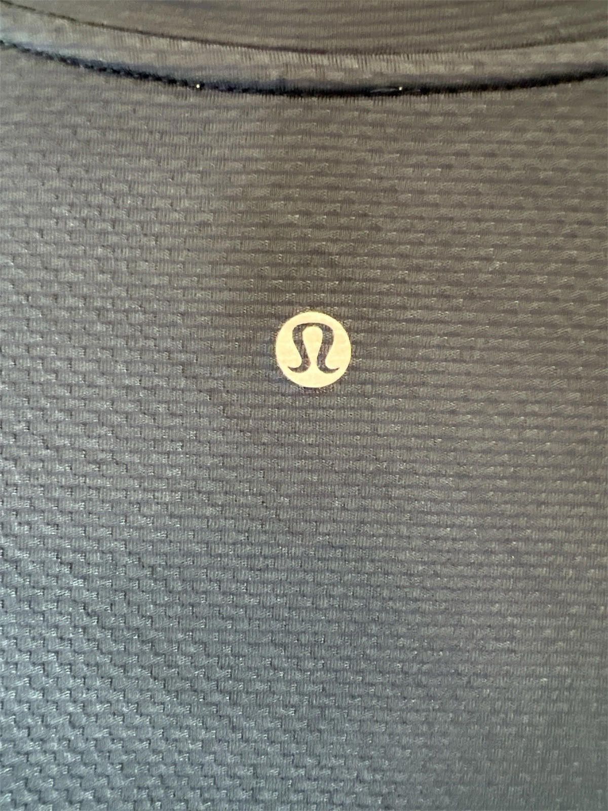 Designer Lululemon Large Gray Performance Short Sleeve Large Size US L / EU 52-54 / 3 - 4 Thumbnail