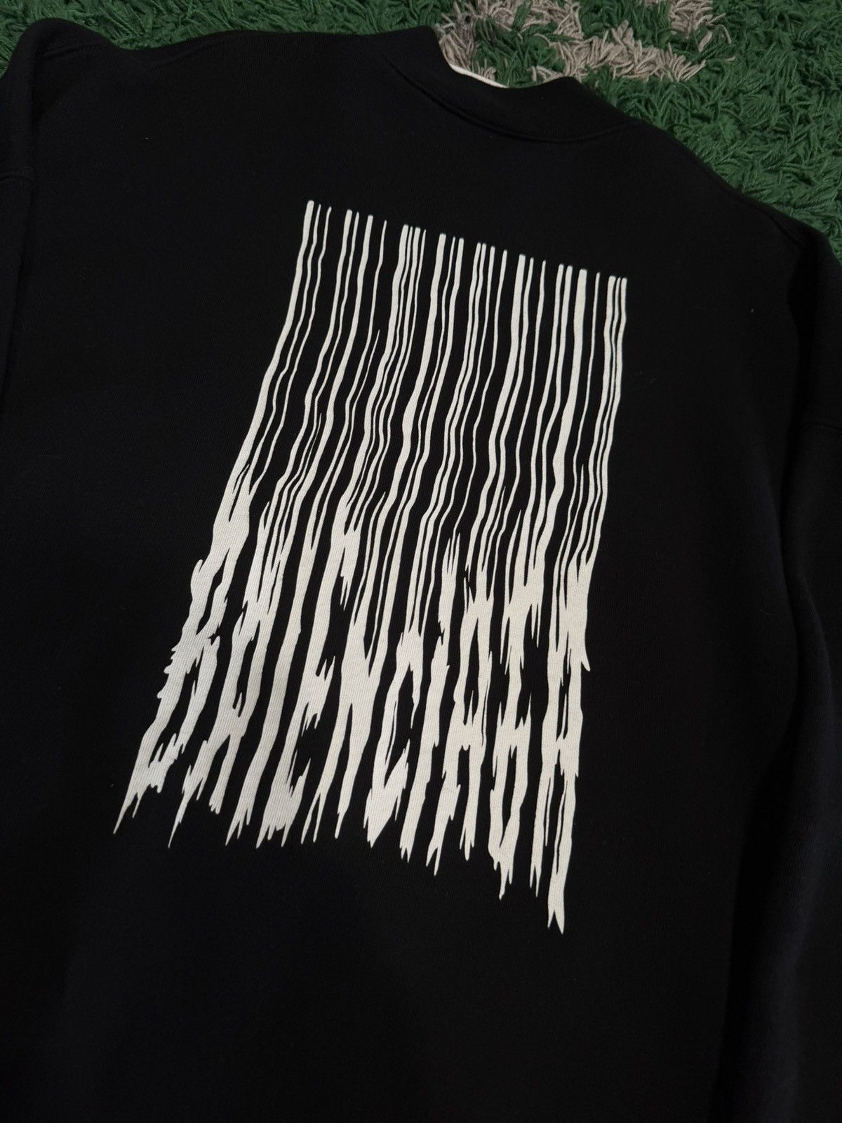 Balenciaga Balenciaga Barcode Logo Crewneck Size US XXL / EU 58 / 5 - 5 Thumbnail