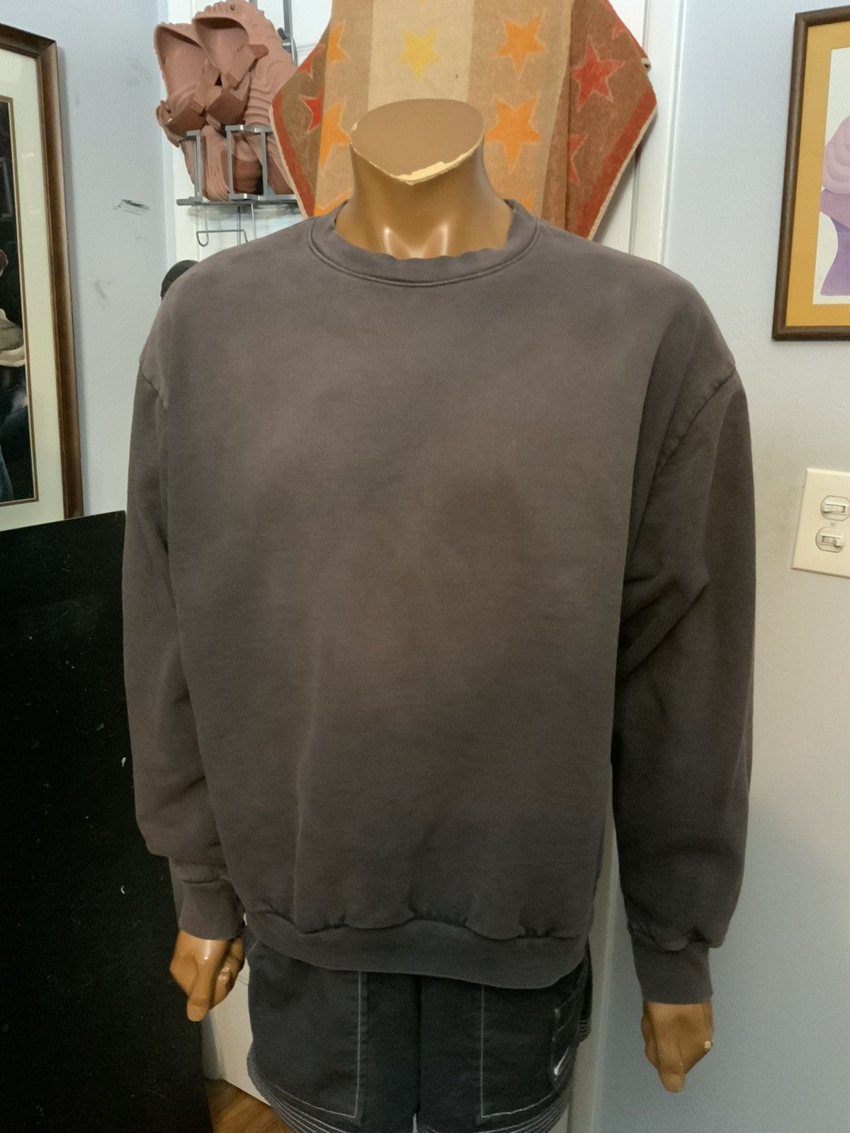Everybody.World Everybody .World Vintage Faded Heavyweight Crew Sweatshirt Size US L / EU 52-54 / 3 - 7 Thumbnail