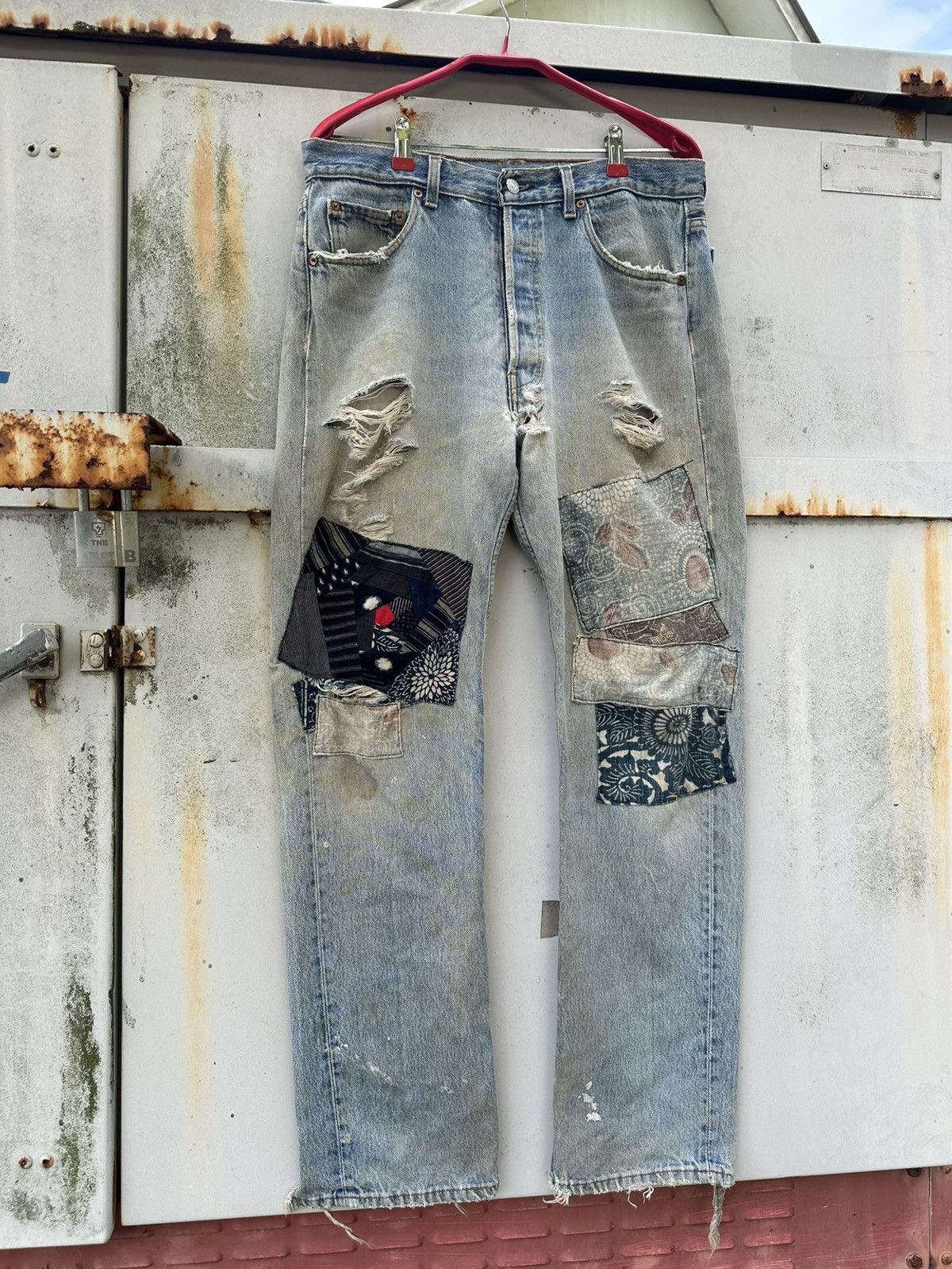 Levi's Vintage Clothing 👹Vintage THRASHED Levis 501 Patchwork Baggy Jeans Size US 33 - 6 Thumbnail