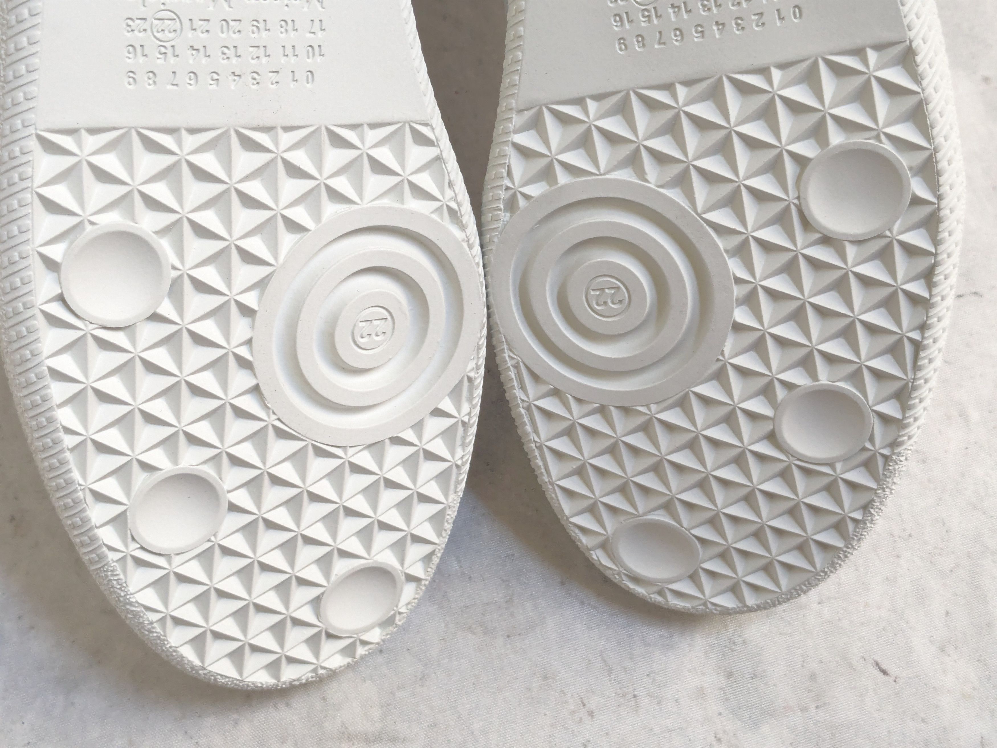Maison Margiela Maison Margiela Future Sneakers White 11 44 High Tops Size US 11 / EU 44 - 19 Thumbnail