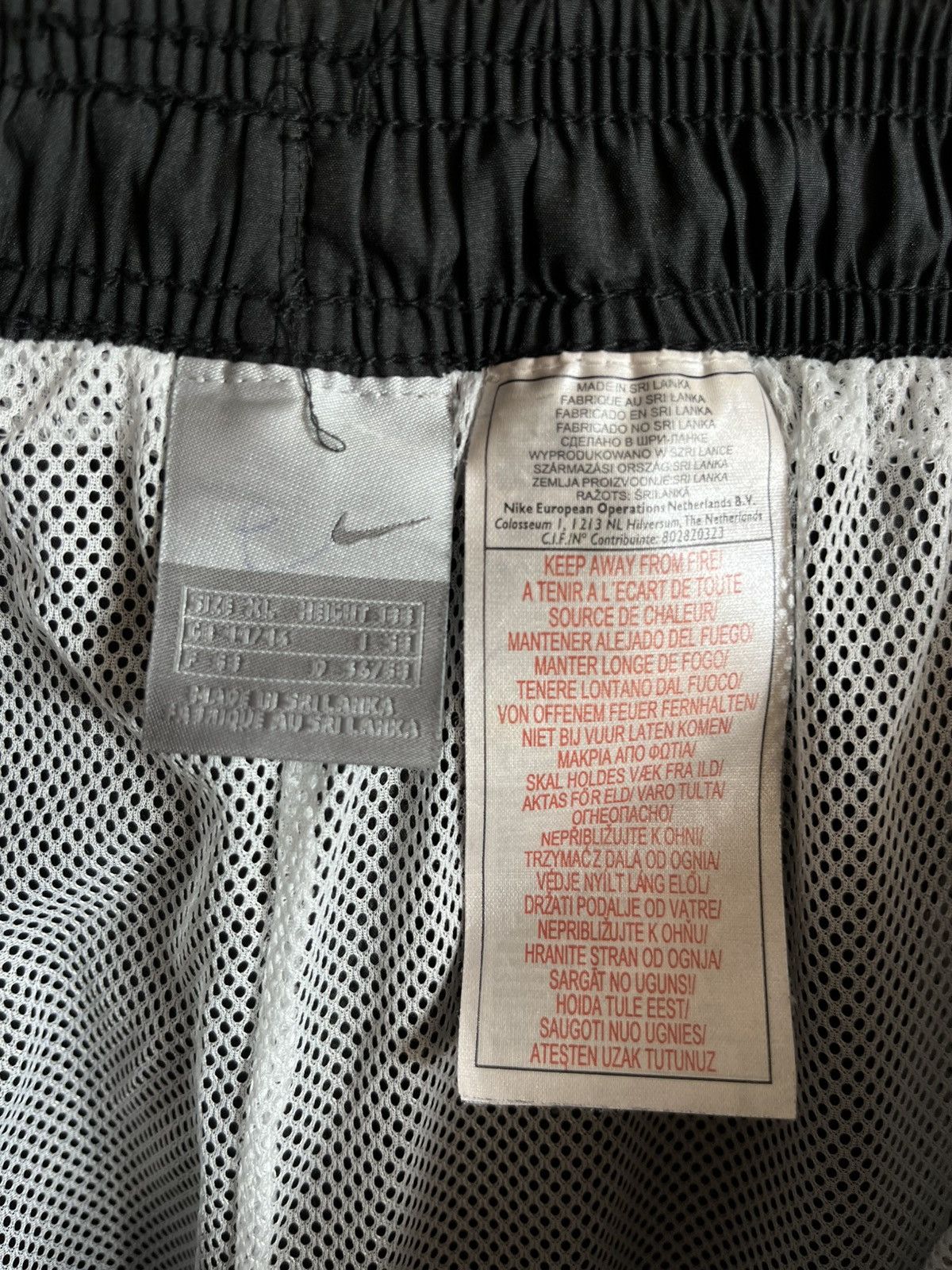 Nike Vintage Y2K NIKE AIRMAX SERIES 87 PANTS DRILL NYLON TECH Size US 36 / EU 52 - 8 Thumbnail