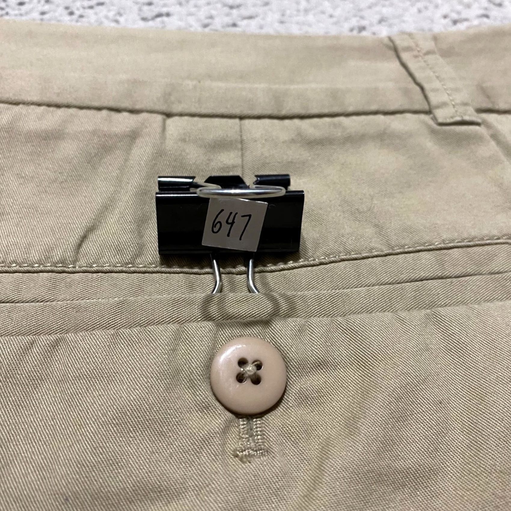 J.Crew J.CREW Shorts Beige 100% Cotton Mid Rise 14 Short Pockets Inseam 4" Casual Women / Beige / J.CREW / 14 / Regular / Solid / Vintage: No Size 36" / US 14 / IT 50 - 8 Thumbnail