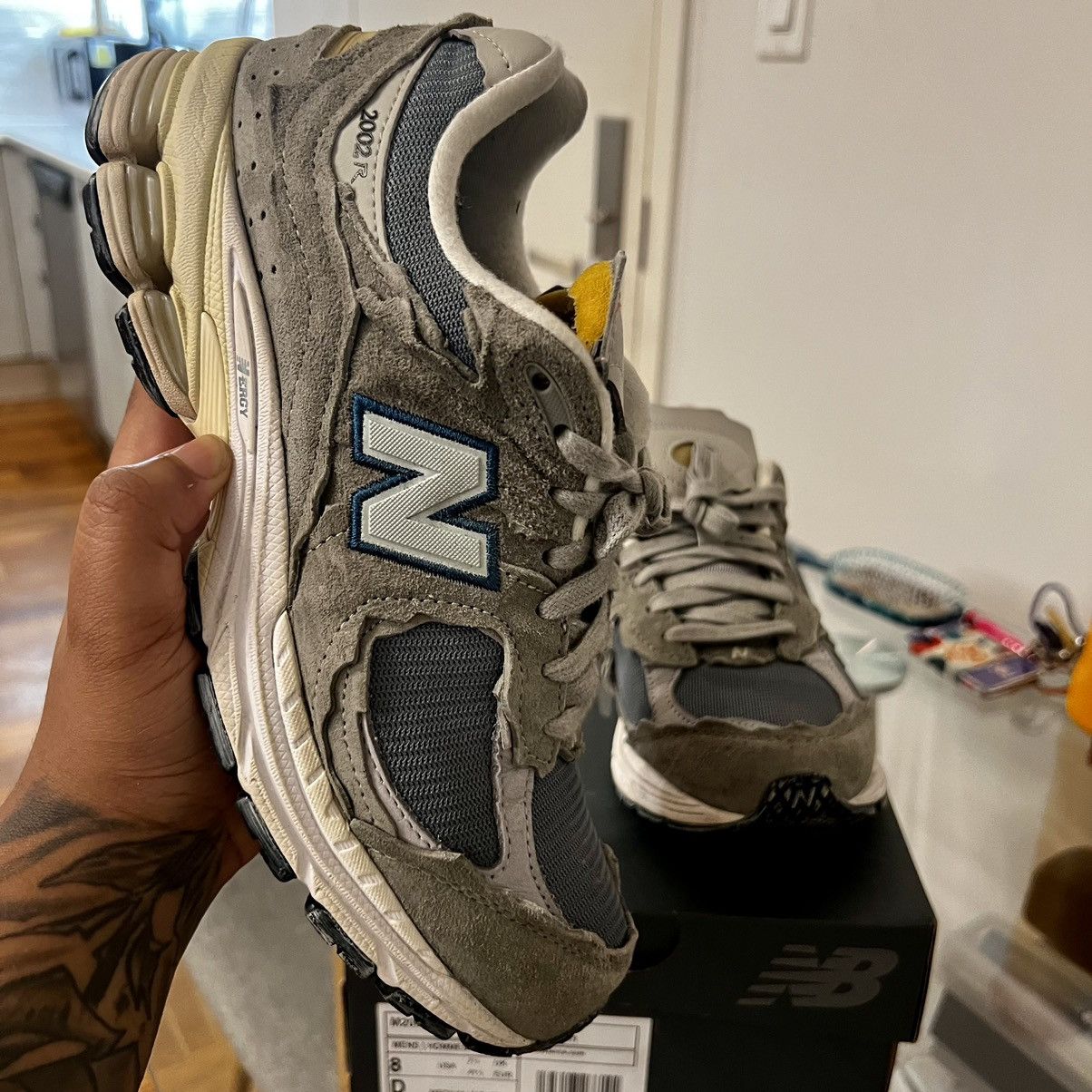 New Balance NEW BALANCE 2002R Size US 8 / EU 41 - 3 Thumbnail