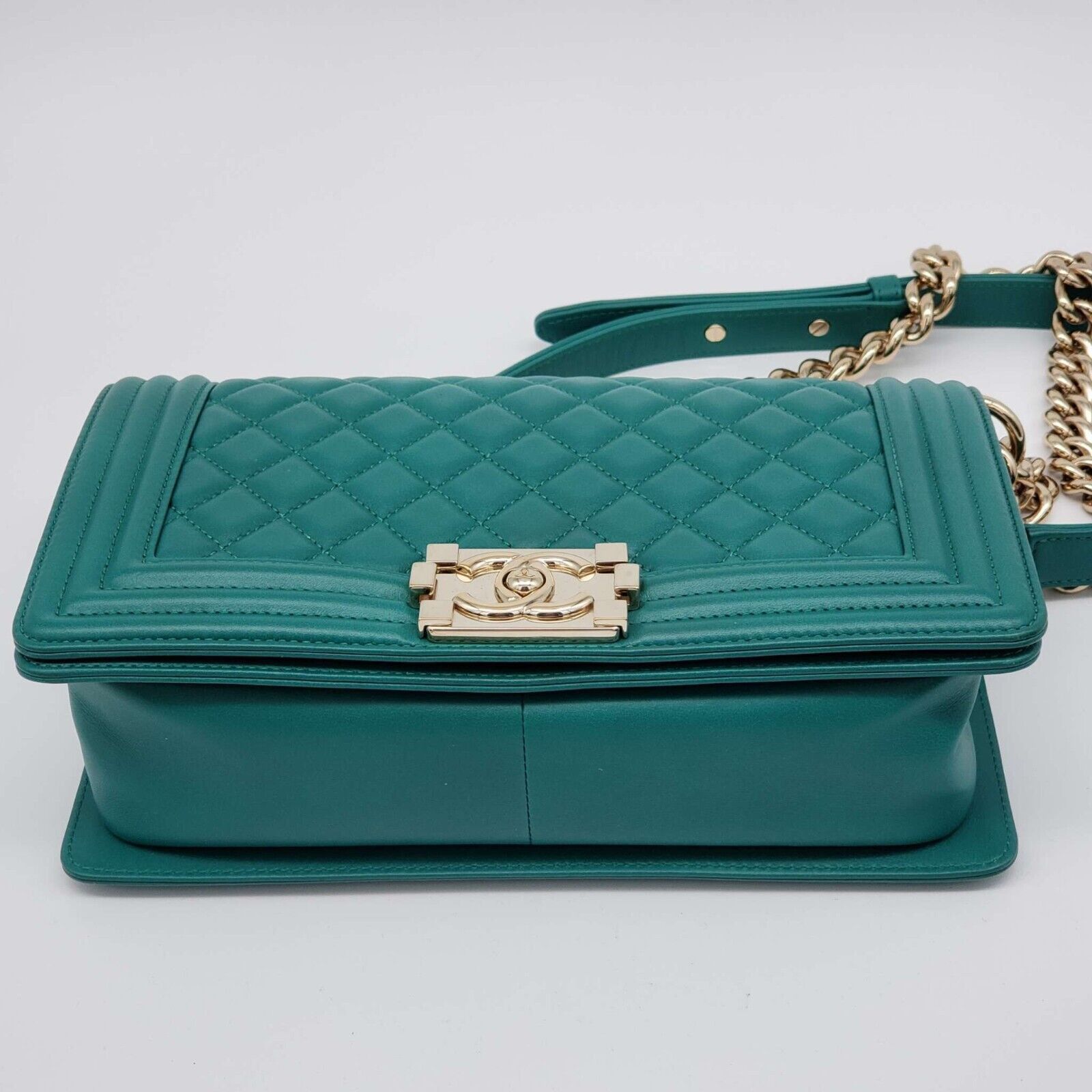 Chanel Authentic CHANEL Boy Green Leather Shoulder Bag 2650-080524 Size ONE SIZE - 10 Thumbnail