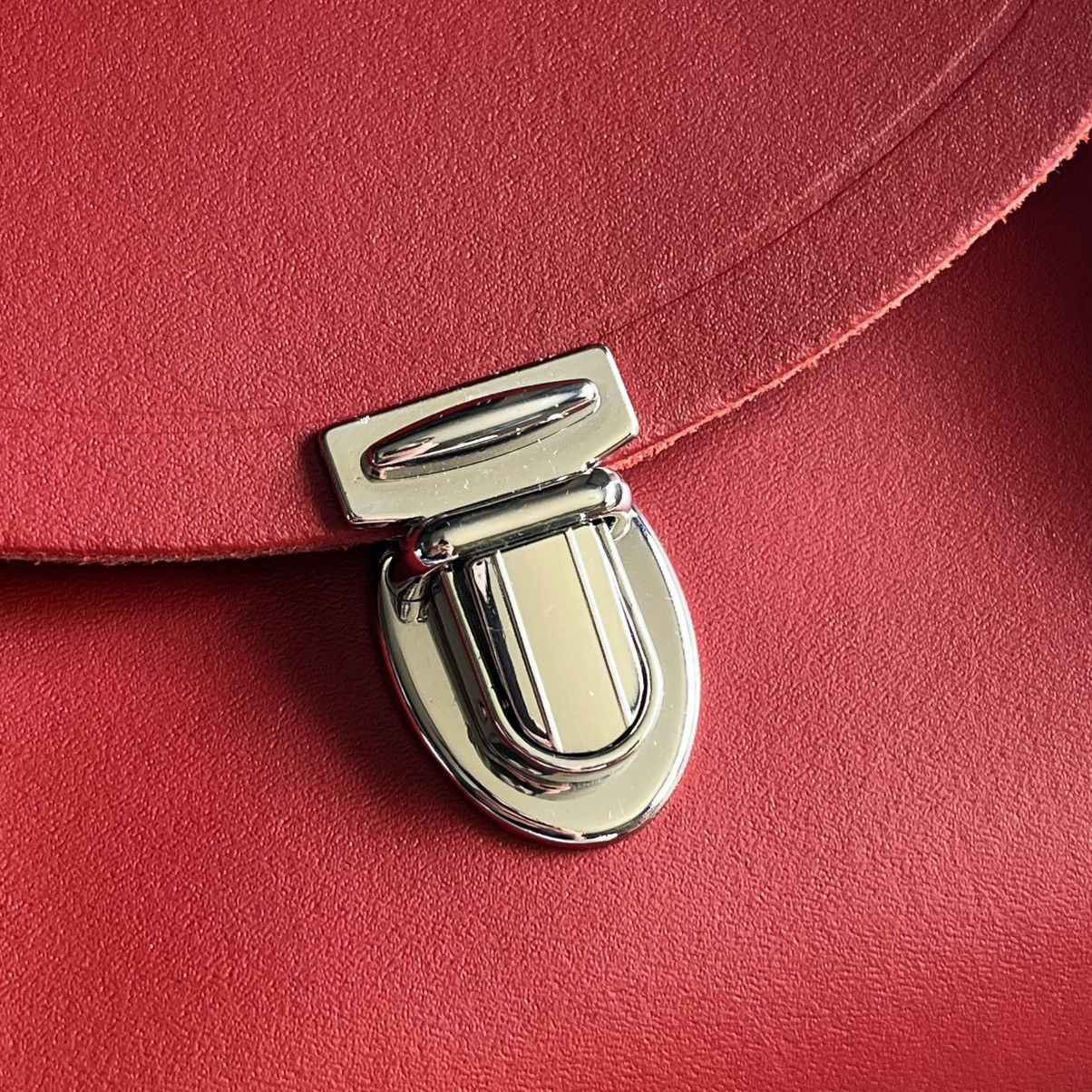 Cambridge Satchel Company × Designer × Genuine Leather Cambridge Satchel Company Red Push Lock Crossbody Small Bag Size ONE SIZE - 6 Thumbnail