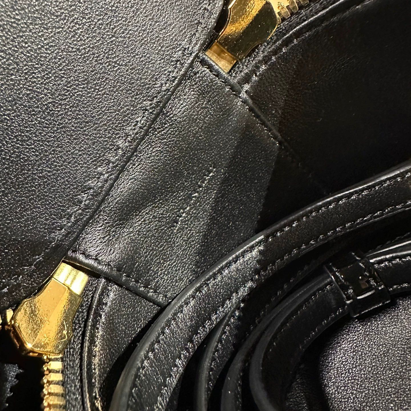 Celine Celine APR95 Patent Triomphe Mini Box Black Gold Size ONE SIZE - 5 Thumbnail