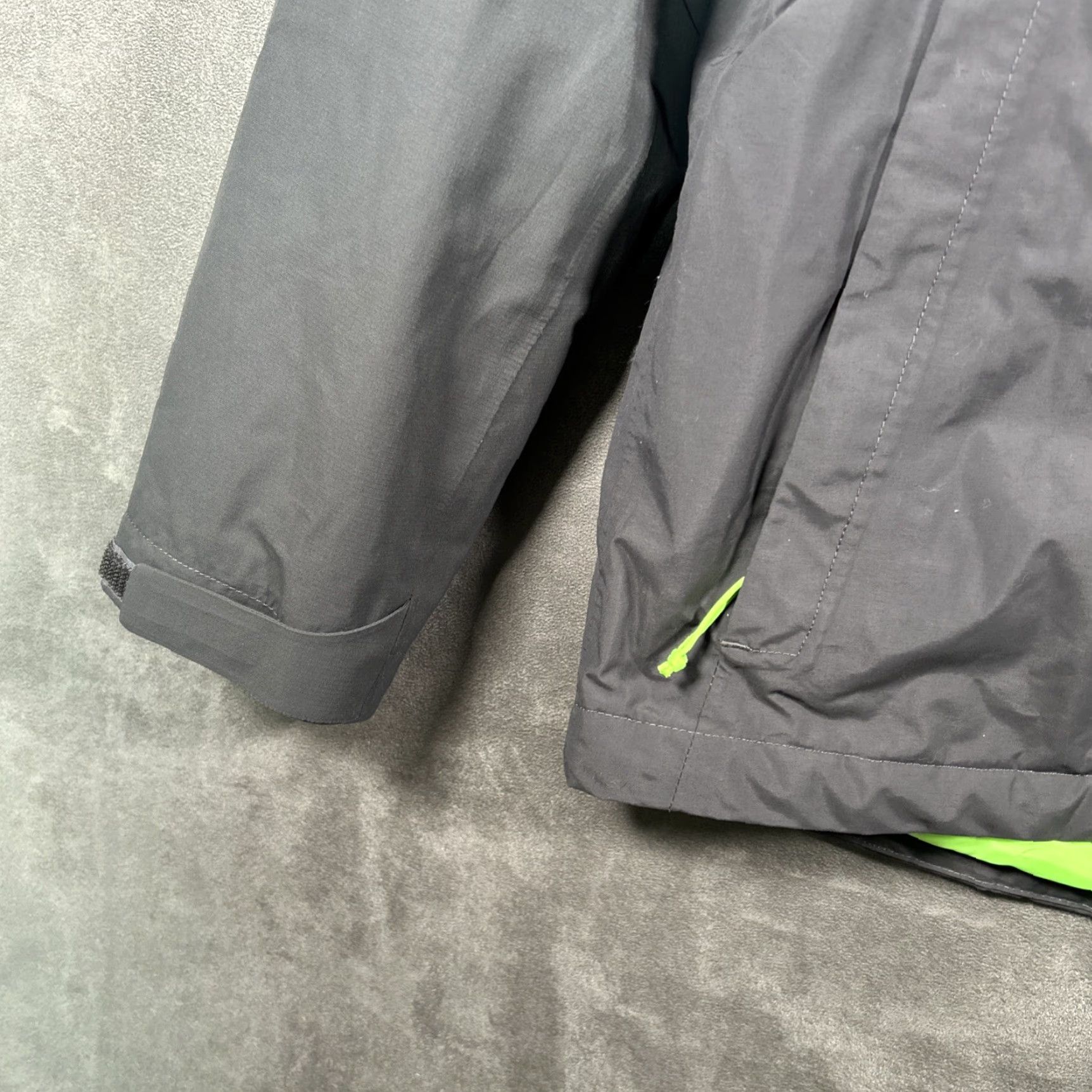 The North Face VINTAGE The North Face Mens Inlux Insulated Hyvent Hooded Jacket Medium Gray Size US M / EU 48-50 / 2 - 4 Thumbnail