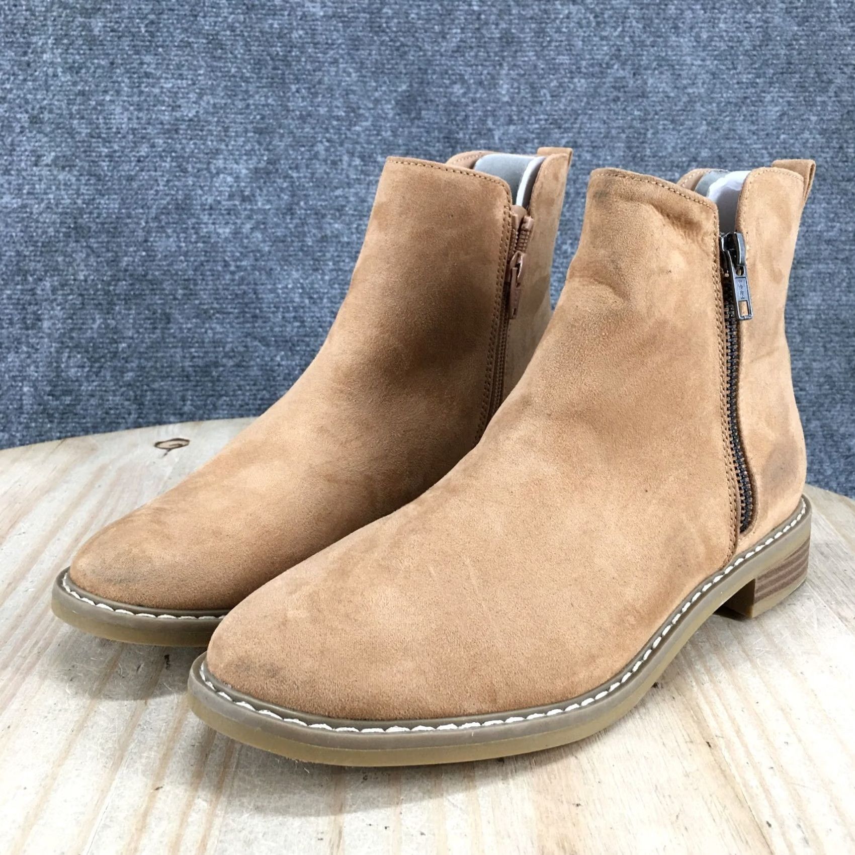 Vintage Universal Thread Boots Womens 8 Ankle Booties Beige Faux Suede Double Side Zip Catogory: Bootie Size US 8 / IT 38 - 7 Thumbnail