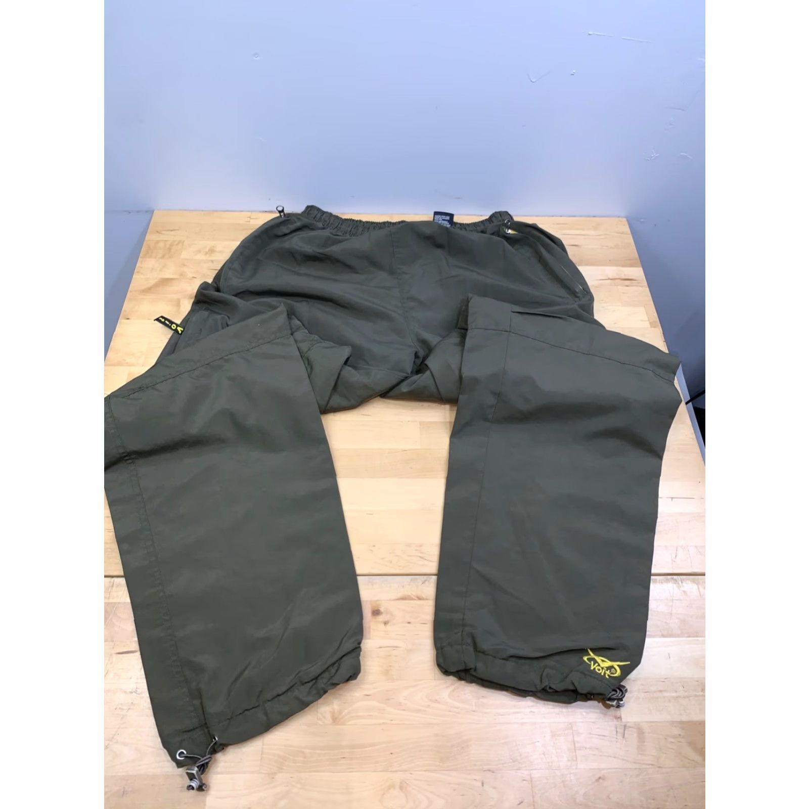 Vintage VINTAGE Voit Track Pants Men L Green Nylon Convertible Lined 90s 12778 Size US 33 - 4 Thumbnail