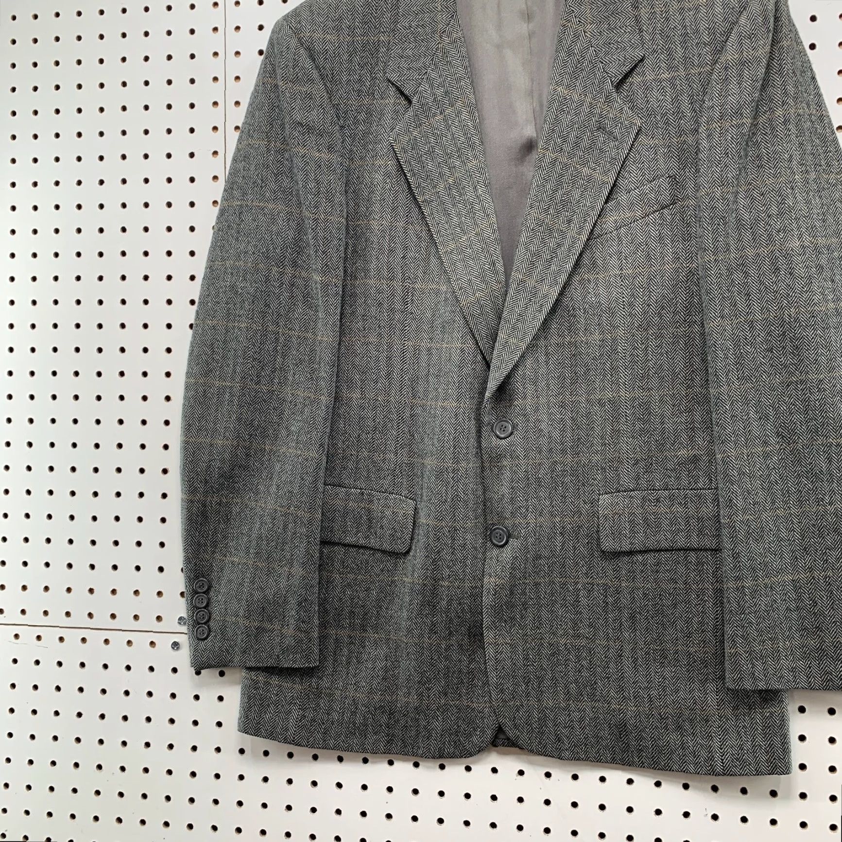 Vintage VINTAGE Barrister Blazer Mens Size 40 Gray Herringbone 100% Wool USA Baskin Size 40R - 3 Thumbnail