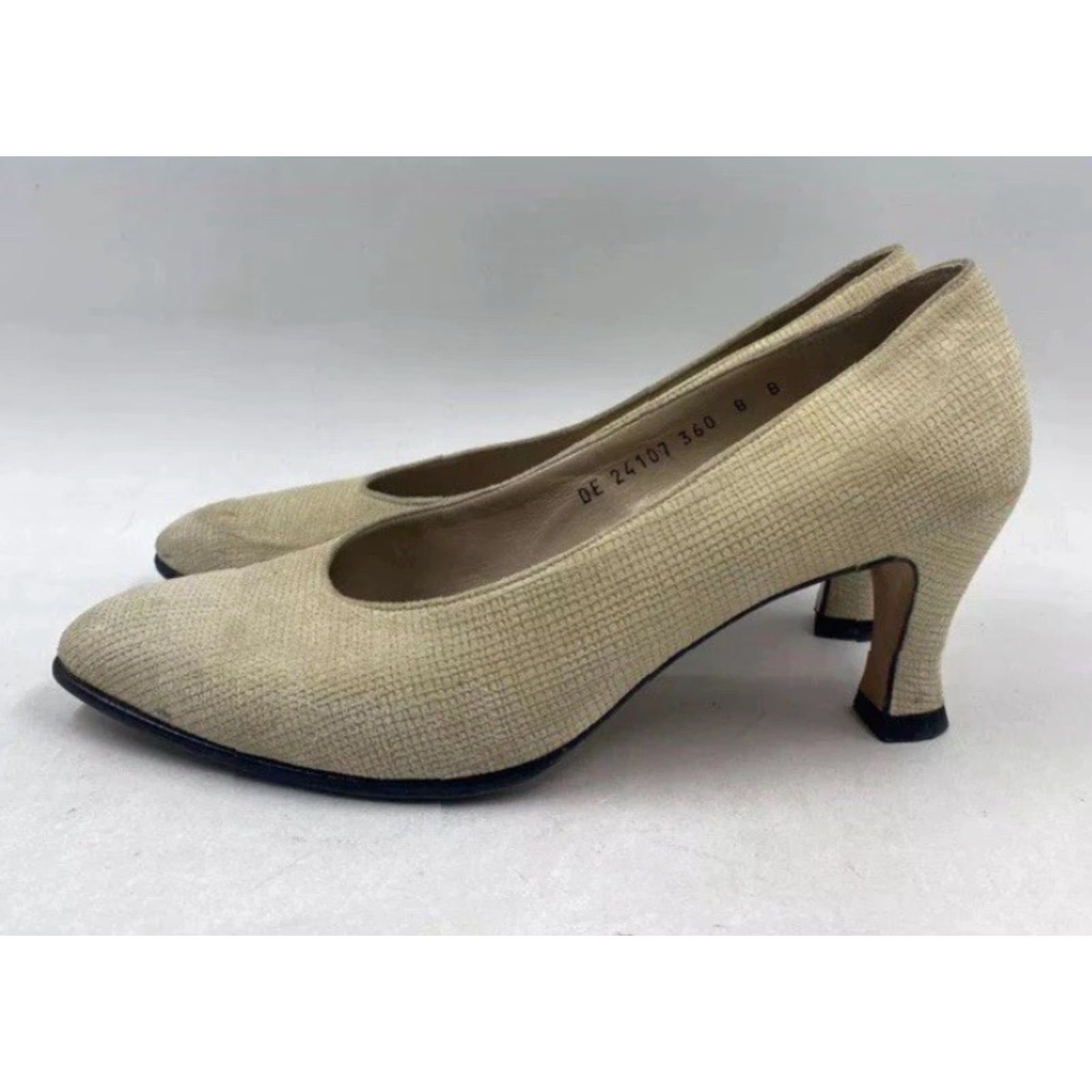 Salvatore Ferragamo Women’s Salvatore Ferragamo Pumps Beige Suede Heels Made In Italy Size 8 Womens Pumps Beige Suede Italy 8 Size US 8 / IT 38 - 3 Thumbnail