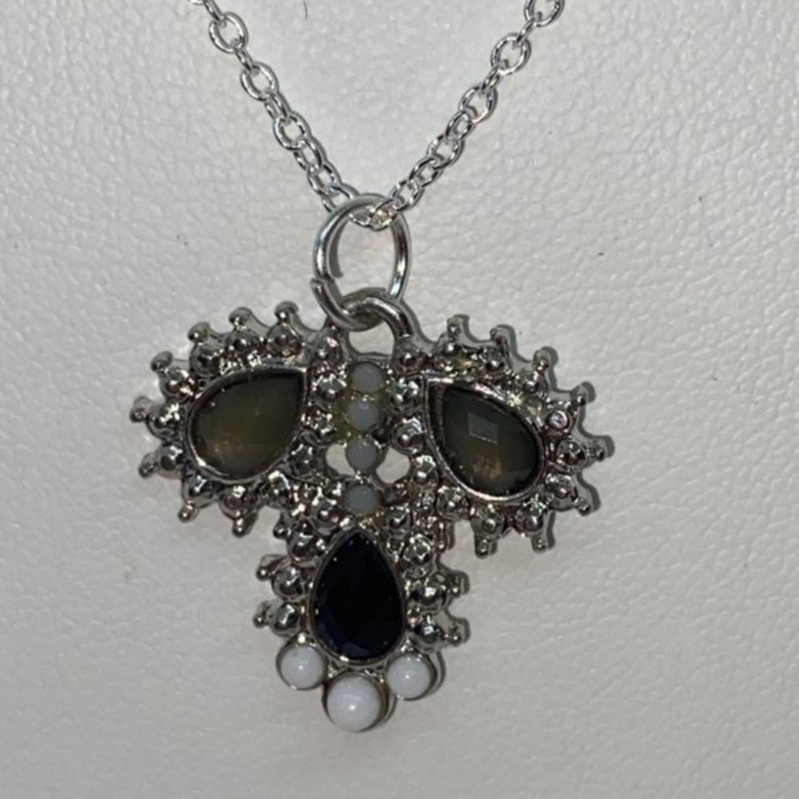 Handmade Silver-Tone Black Rhinestone Pendant Necklace Size ONE SIZE - 6 Thumbnail