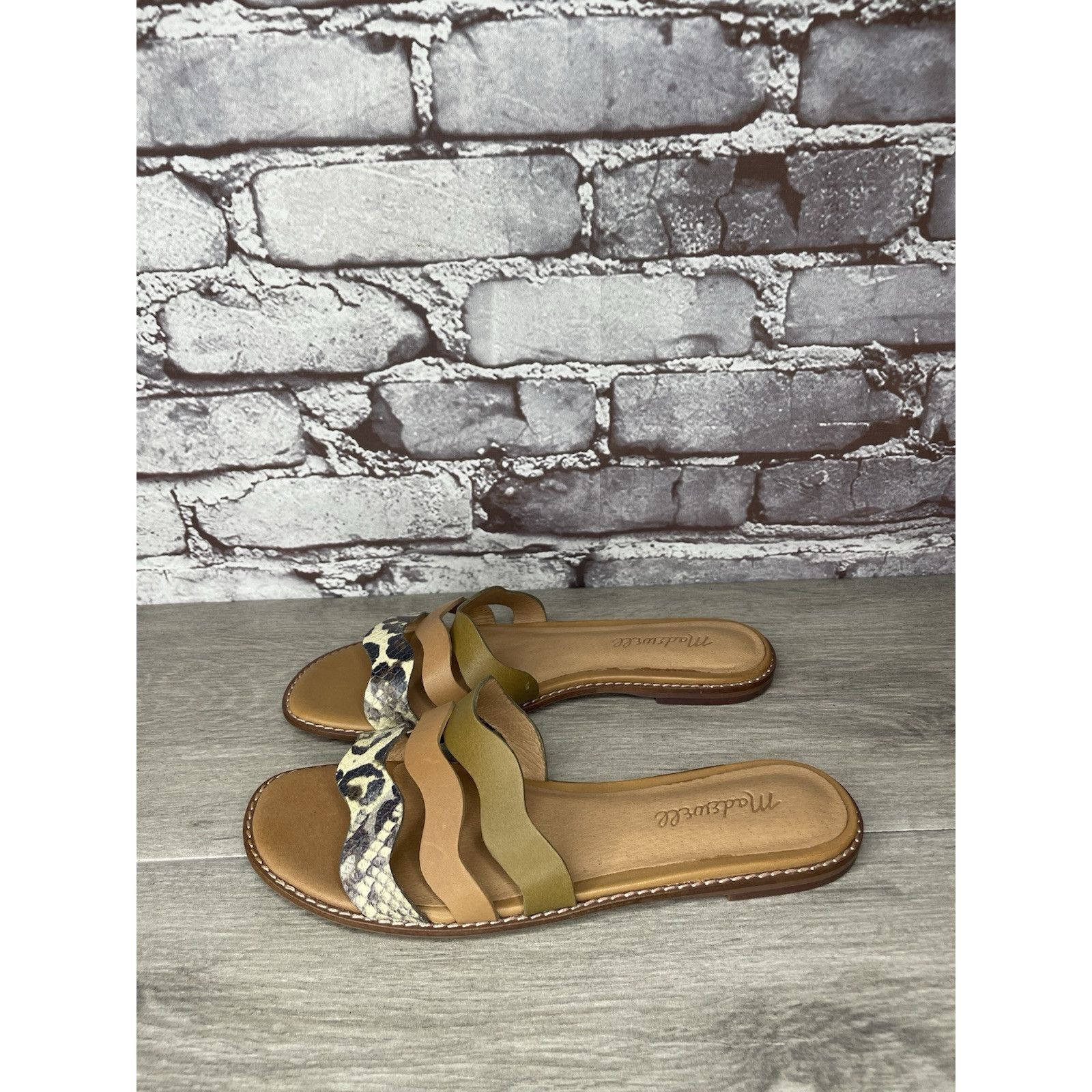 Madewell Madewell Brown Green Wavy Snake Embossed Leather Slides Flat Size US 6.5 / IT 36.5 - 15 Thumbnail